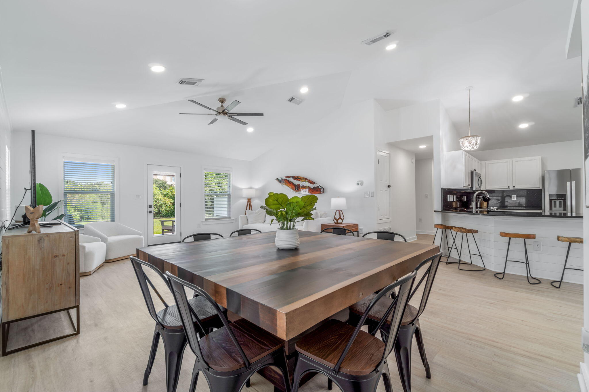 PARADISE RETREAT - Residential