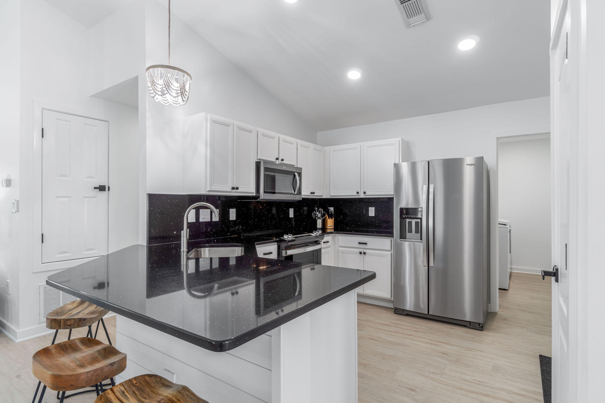 PARADISE RETREAT - Residential