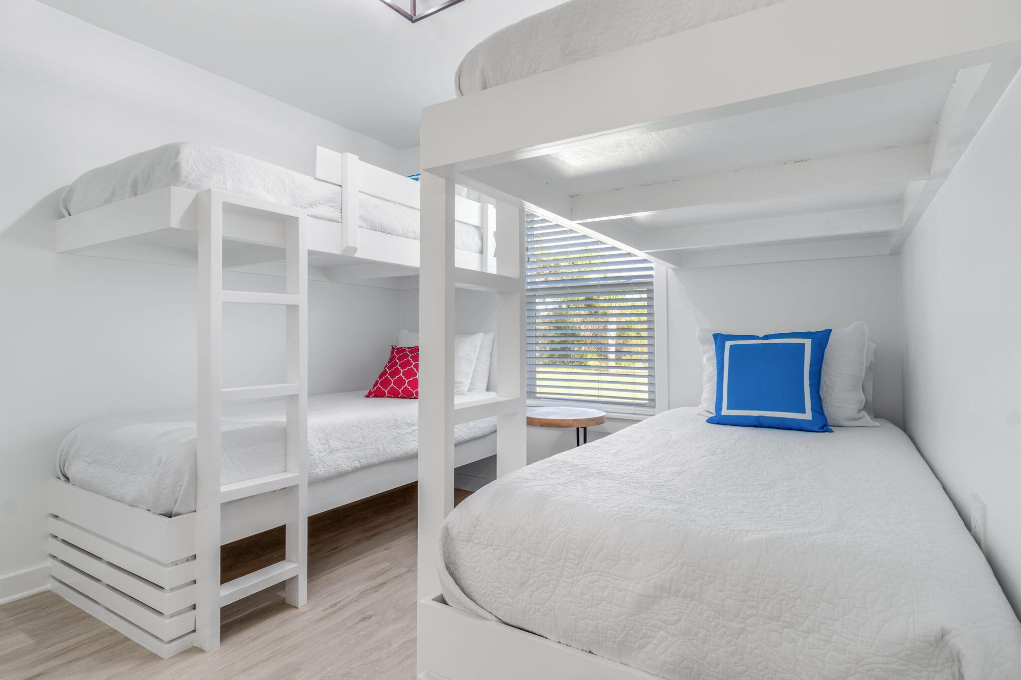 PARADISE RETREAT - Residential