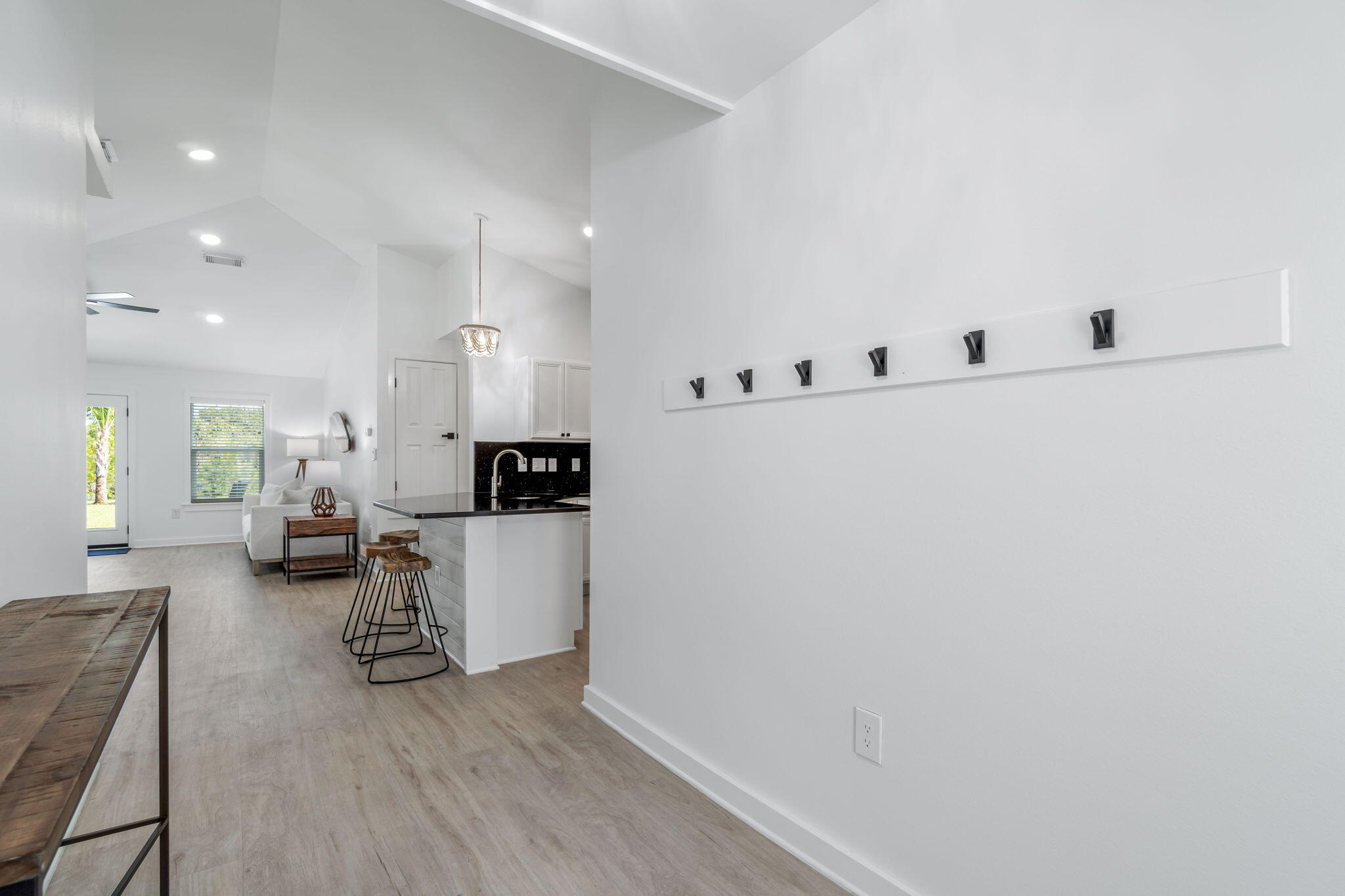 PARADISE RETREAT - Residential