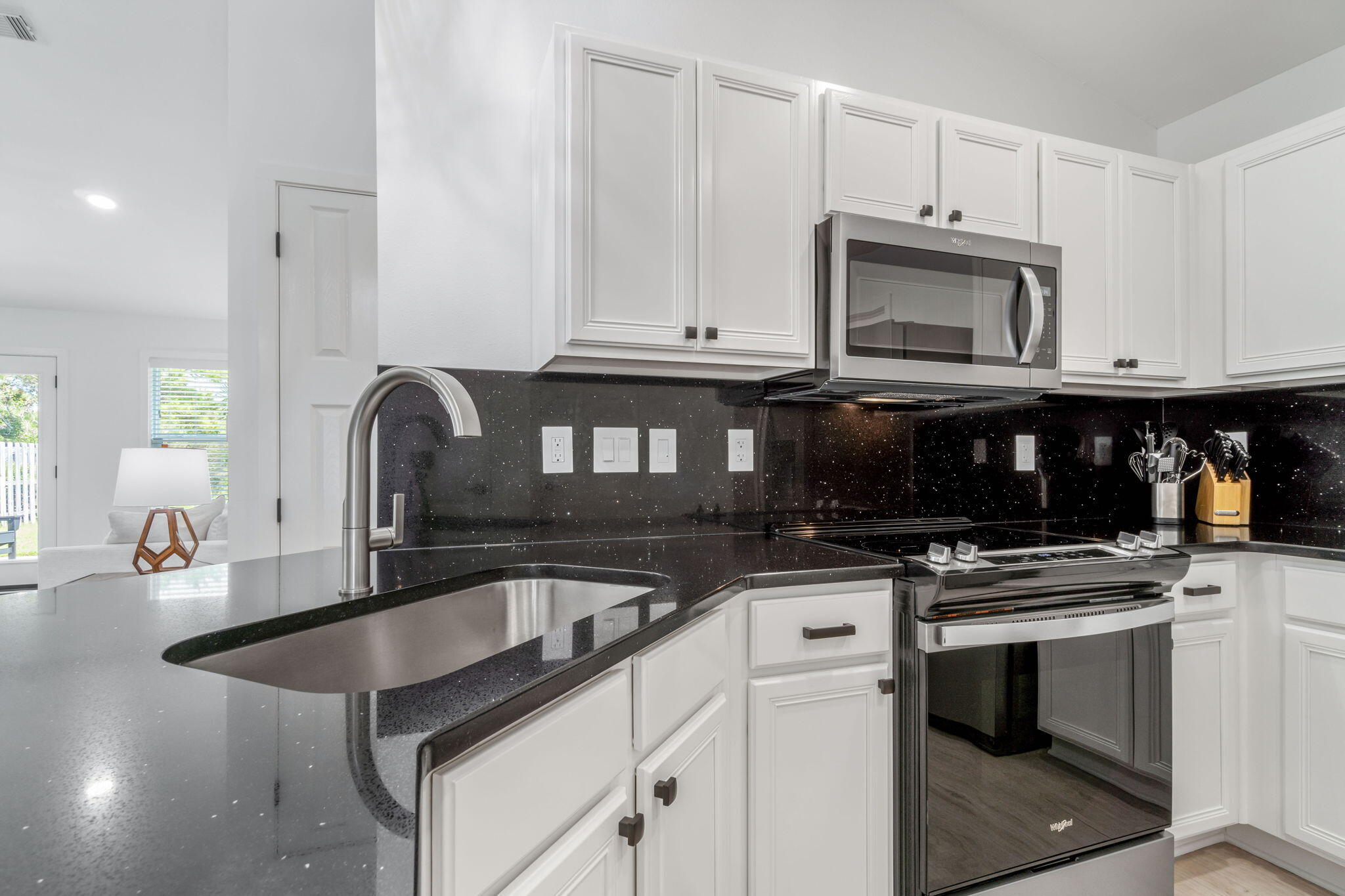 PARADISE RETREAT - Residential