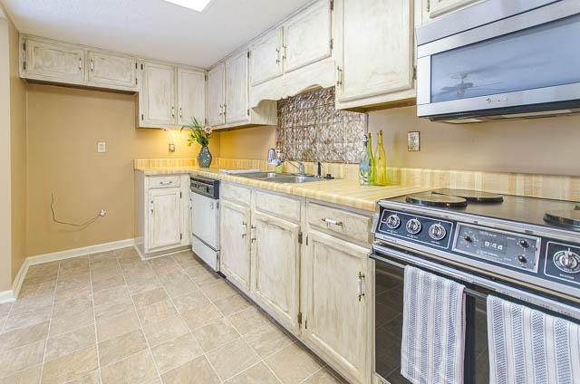 PLANTATION MANOR - Residential