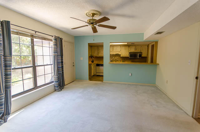 PLANTATION MANOR - Residential