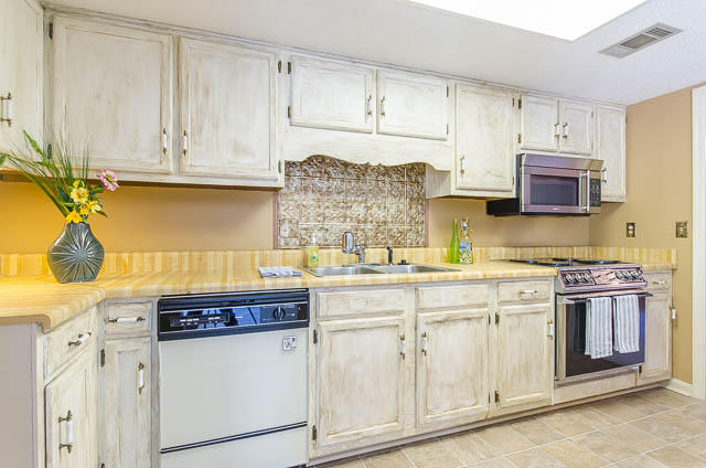 PLANTATION MANOR - Residential