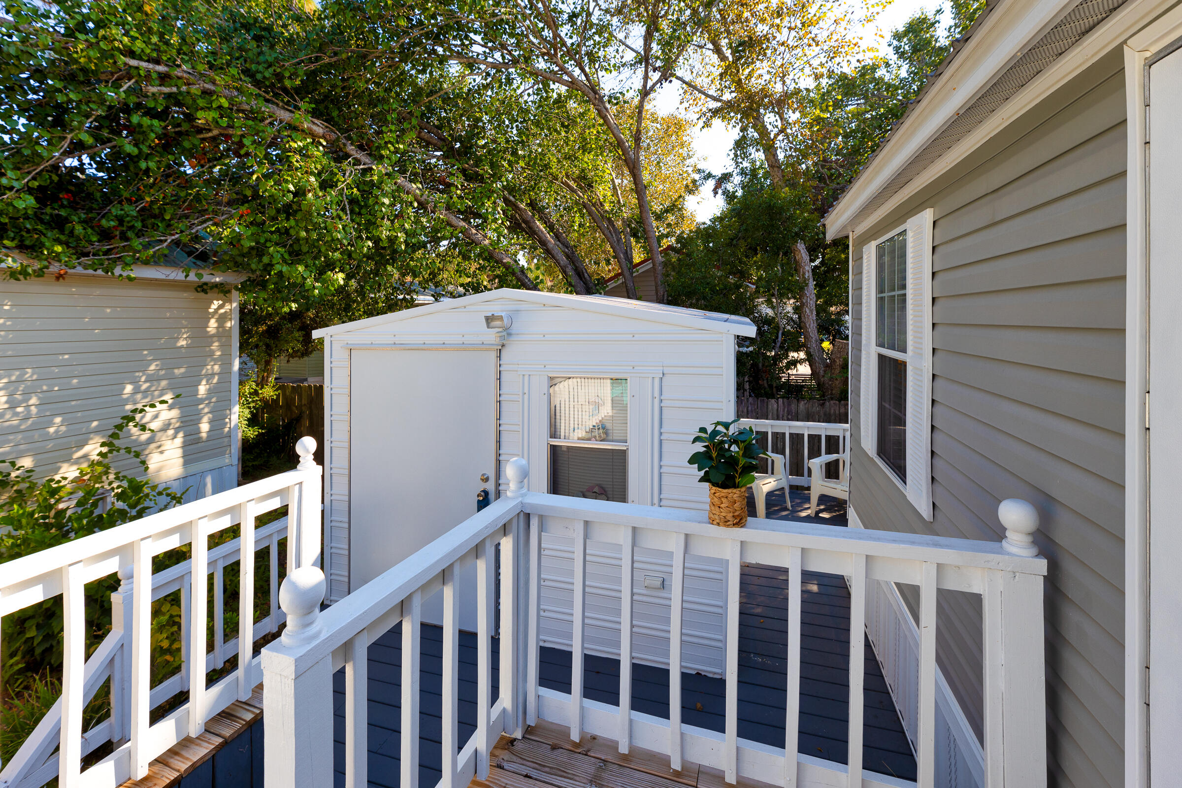 Tropical Beach Walk - Residential