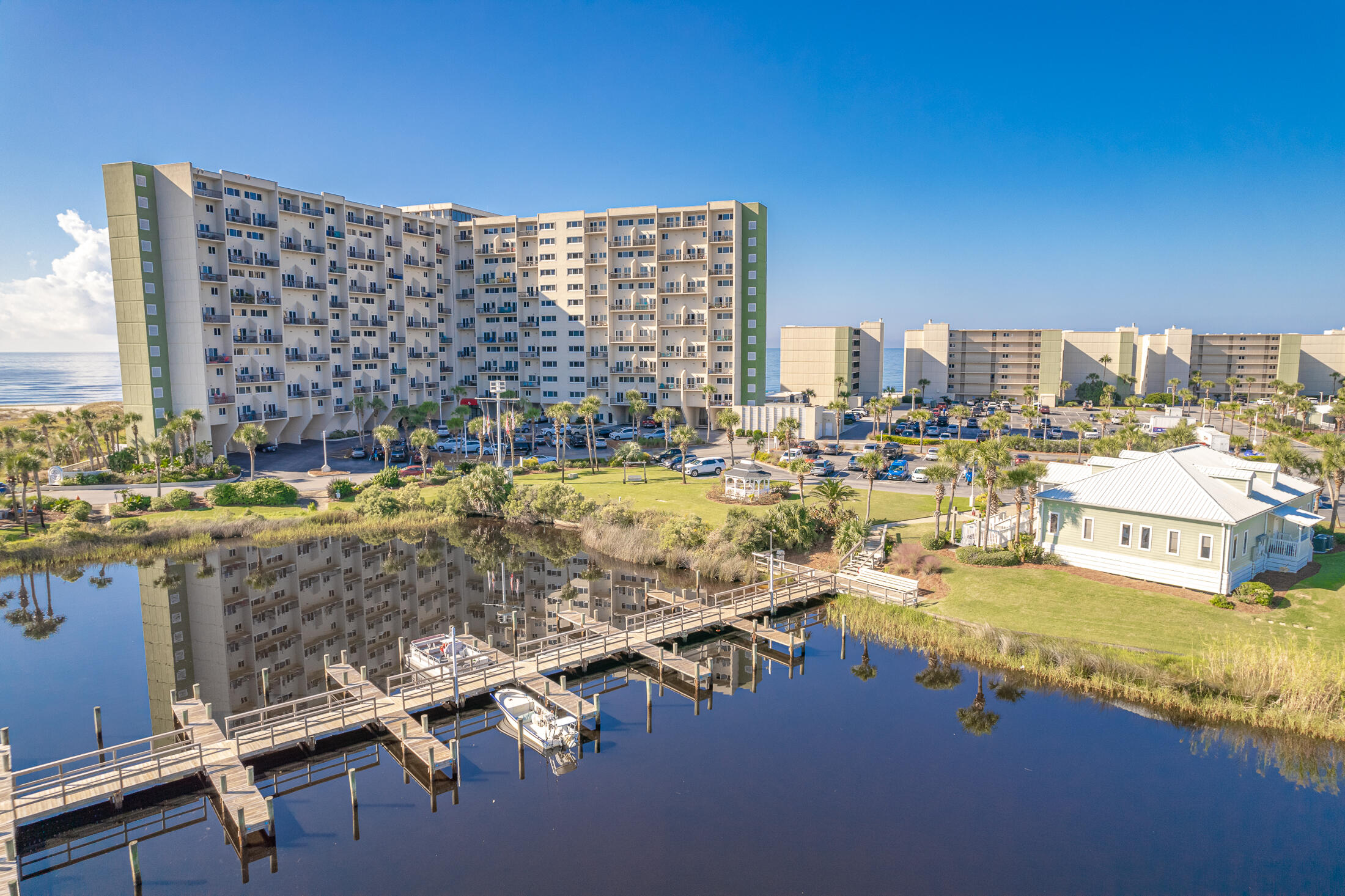 PINNACLE PORT - Residential