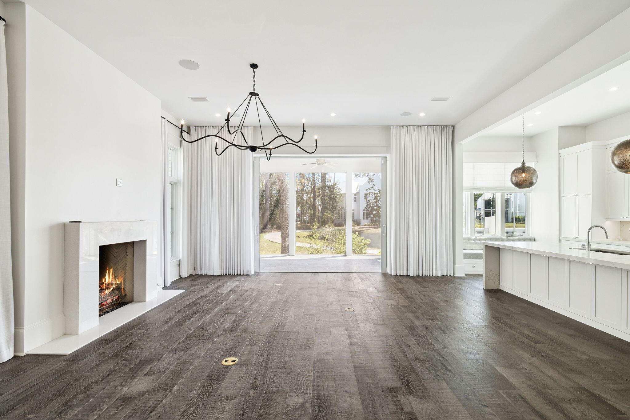 CHURCHILL OAKS - Residential