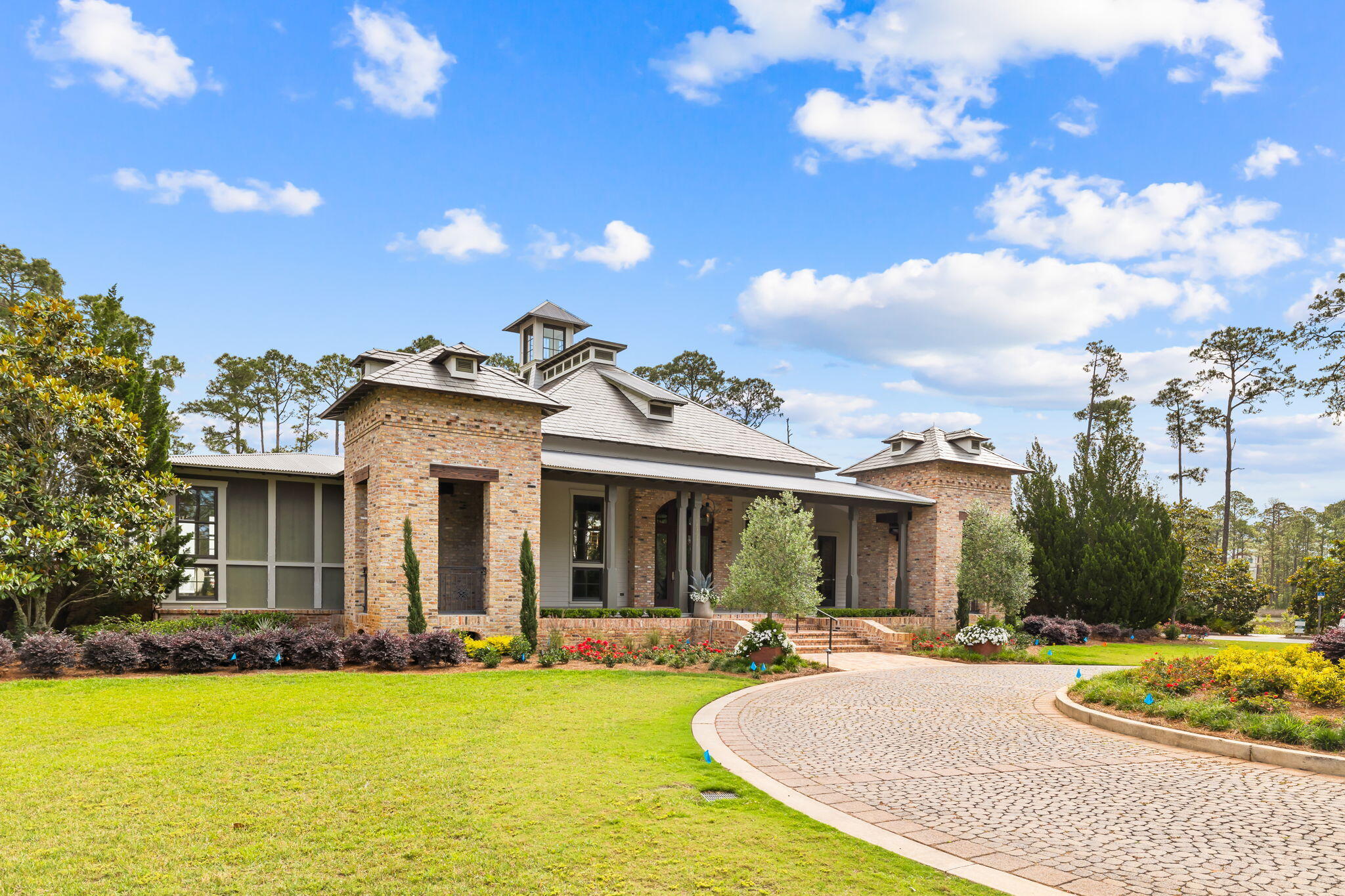 CHURCHILL OAKS - Residential