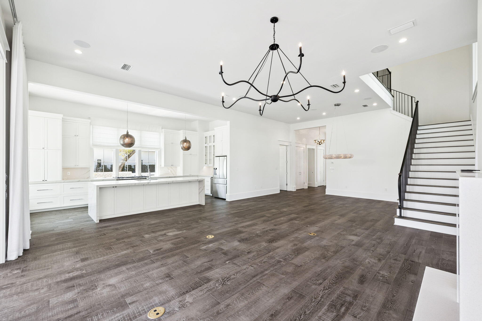 CHURCHILL OAKS - Residential