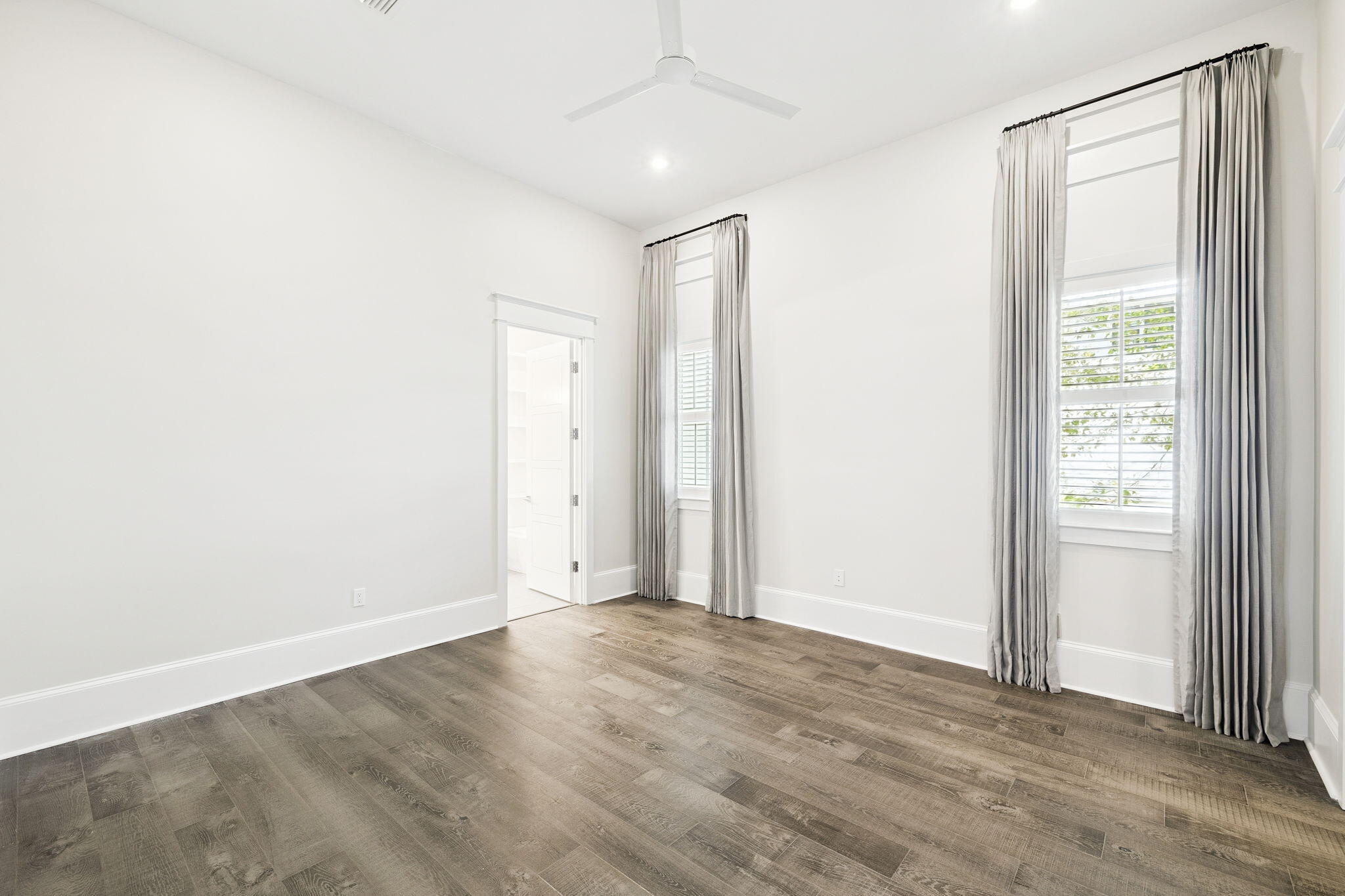 CHURCHILL OAKS - Residential