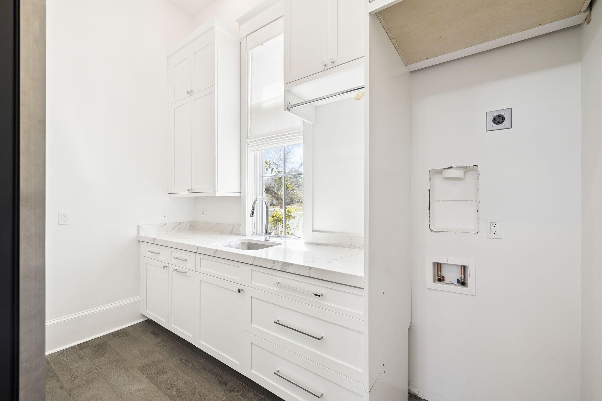 CHURCHILL OAKS - Residential