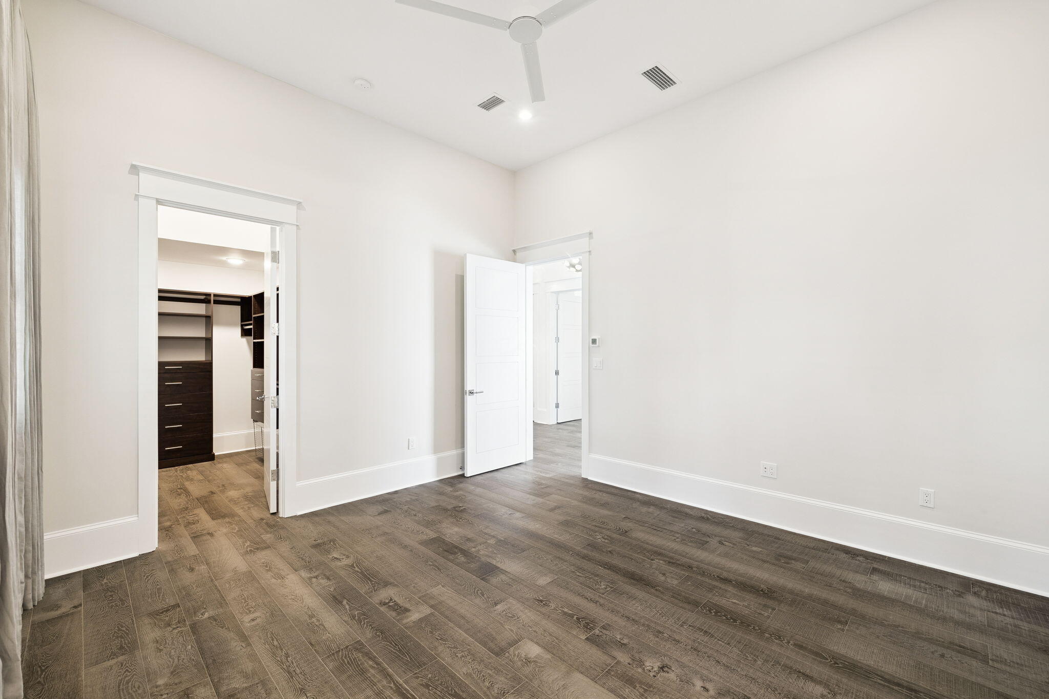 CHURCHILL OAKS - Residential