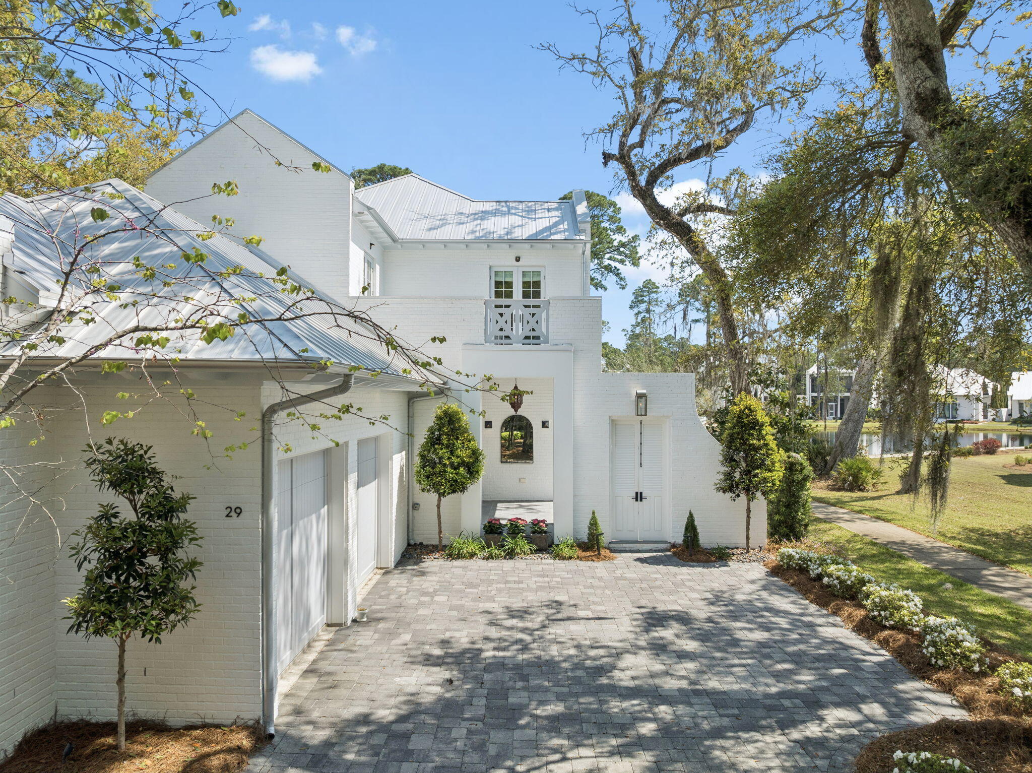 CHURCHILL OAKS - Residential