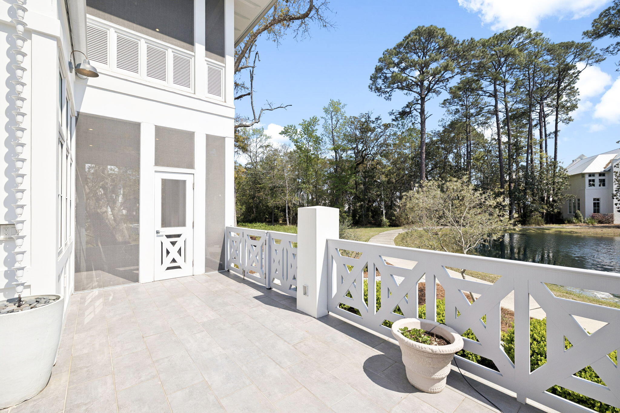 CHURCHILL OAKS - Residential