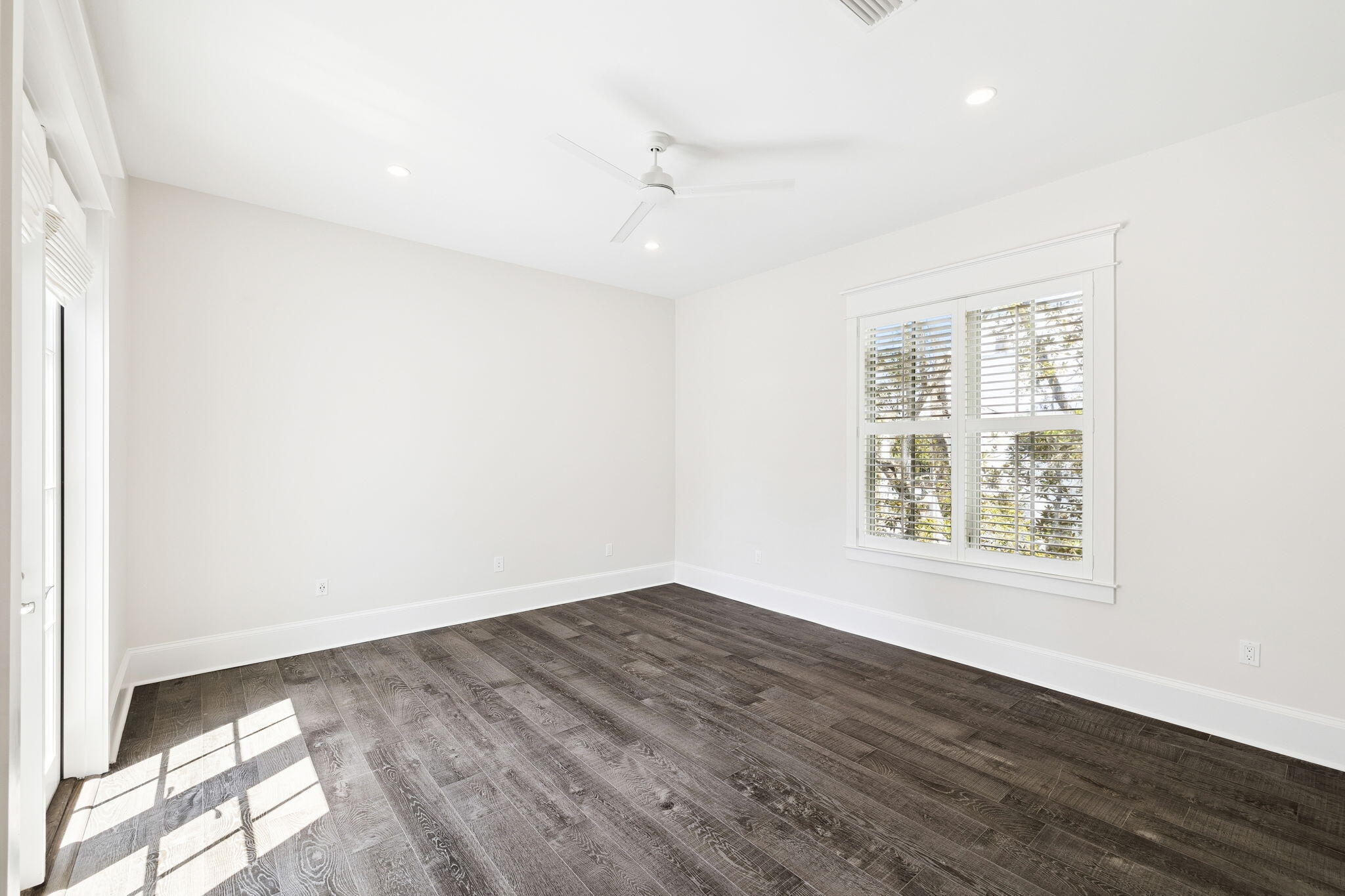 CHURCHILL OAKS - Residential