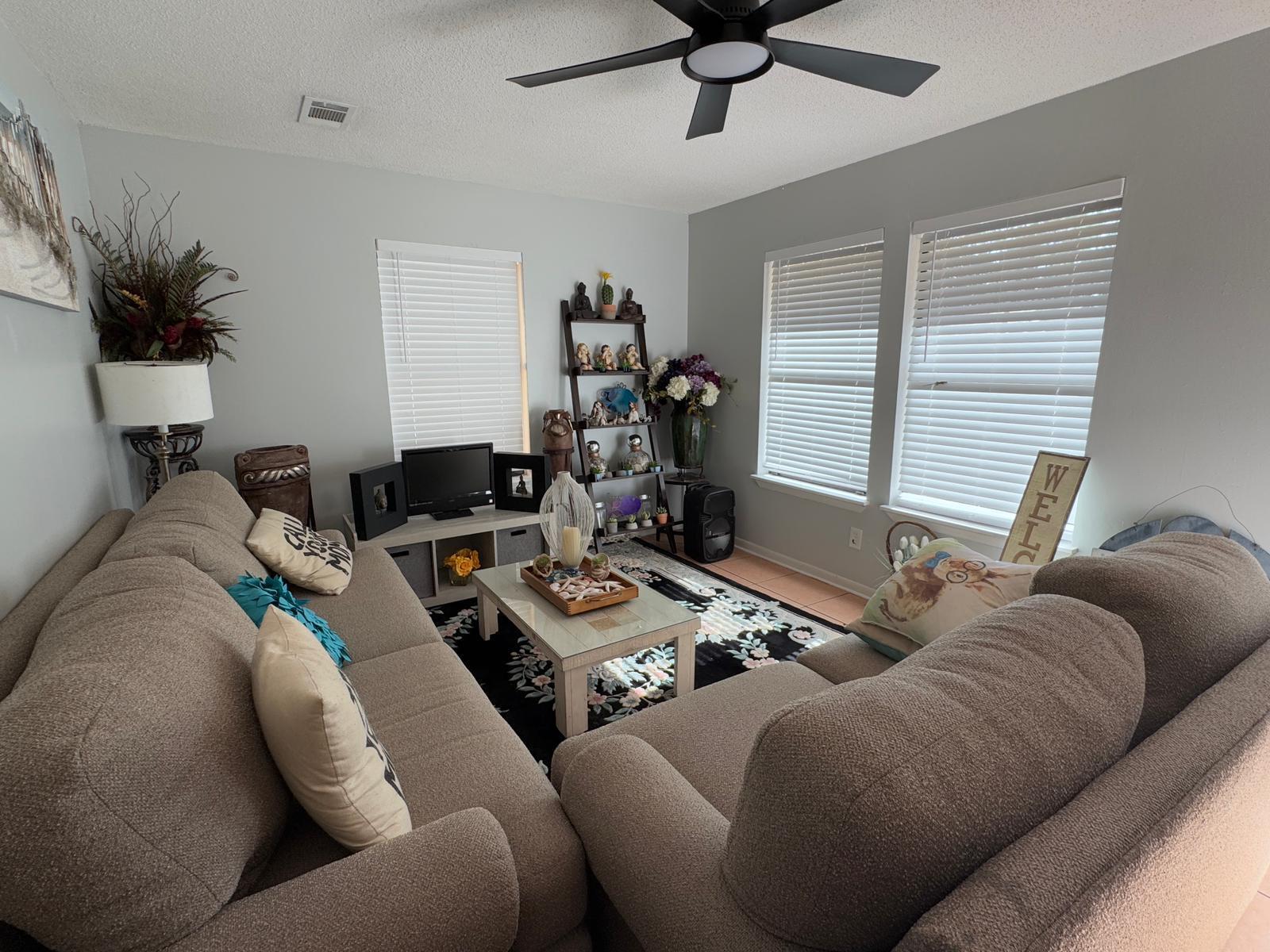 TOWN OF SANTA ROSA - Residential Lease