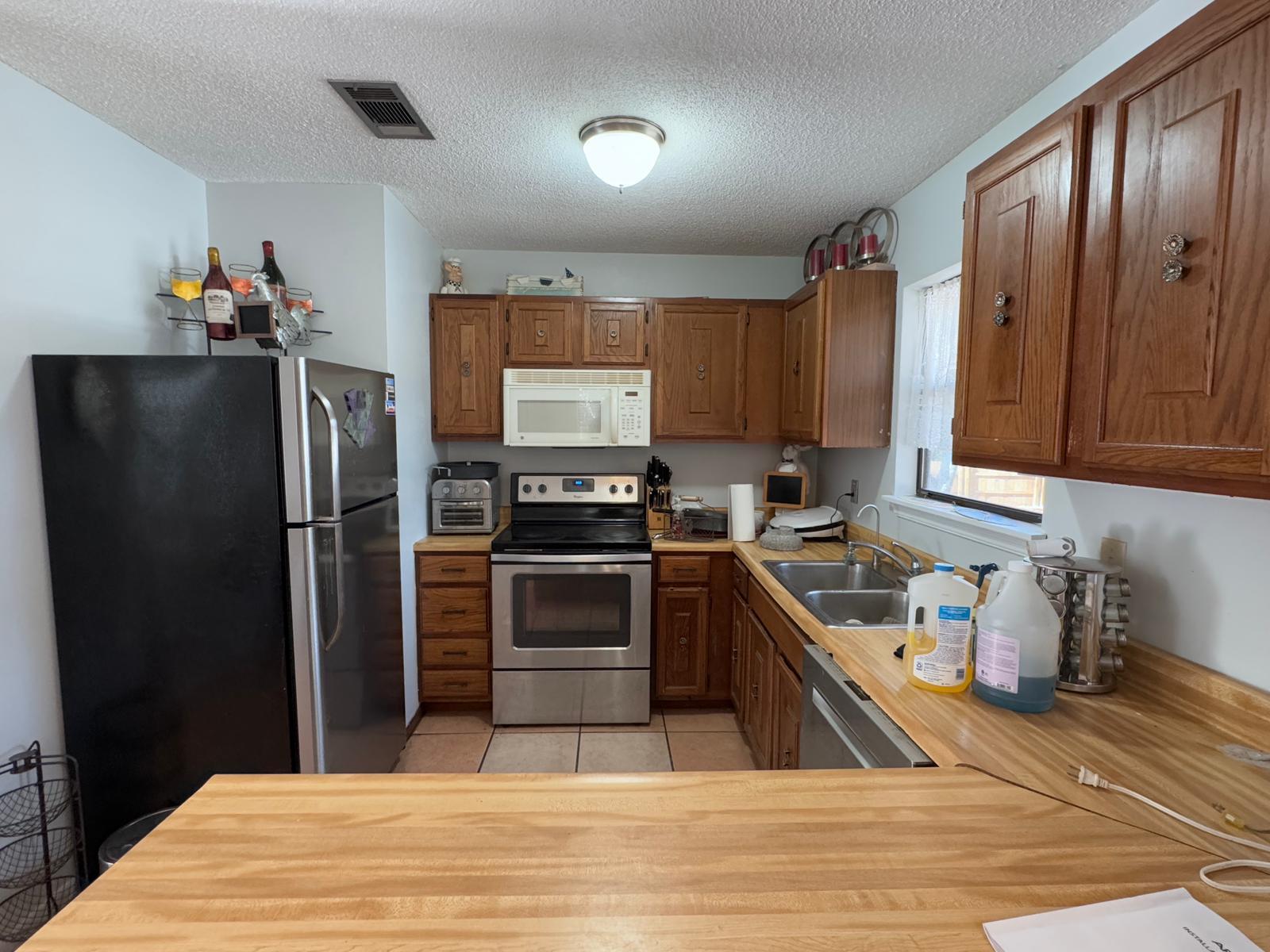 TOWN OF SANTA ROSA - Residential Lease