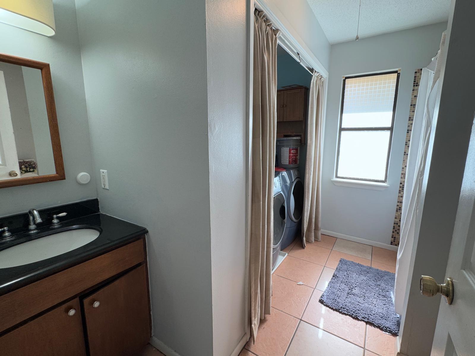TOWN OF SANTA ROSA - Residential Lease