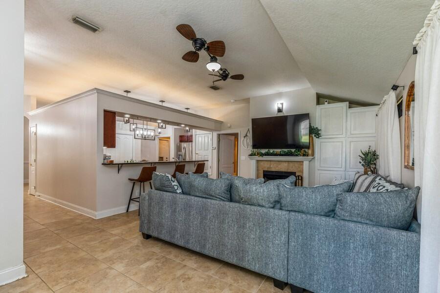 WHITS MANOR LOT 2 RES #02-159 - Residential