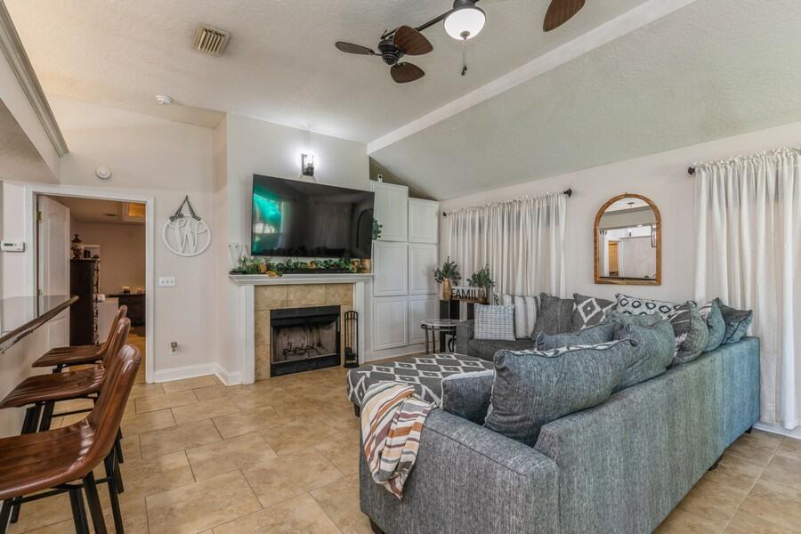 WHITS MANOR LOT 2 RES #02-159 - Residential
