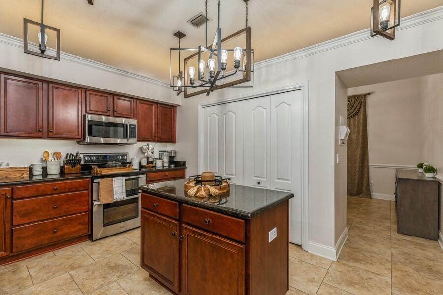 WHITS MANOR LOT 2 RES #02-159 - Residential