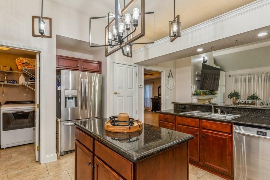 WHITS MANOR LOT 2 RES #02-159 - Residential