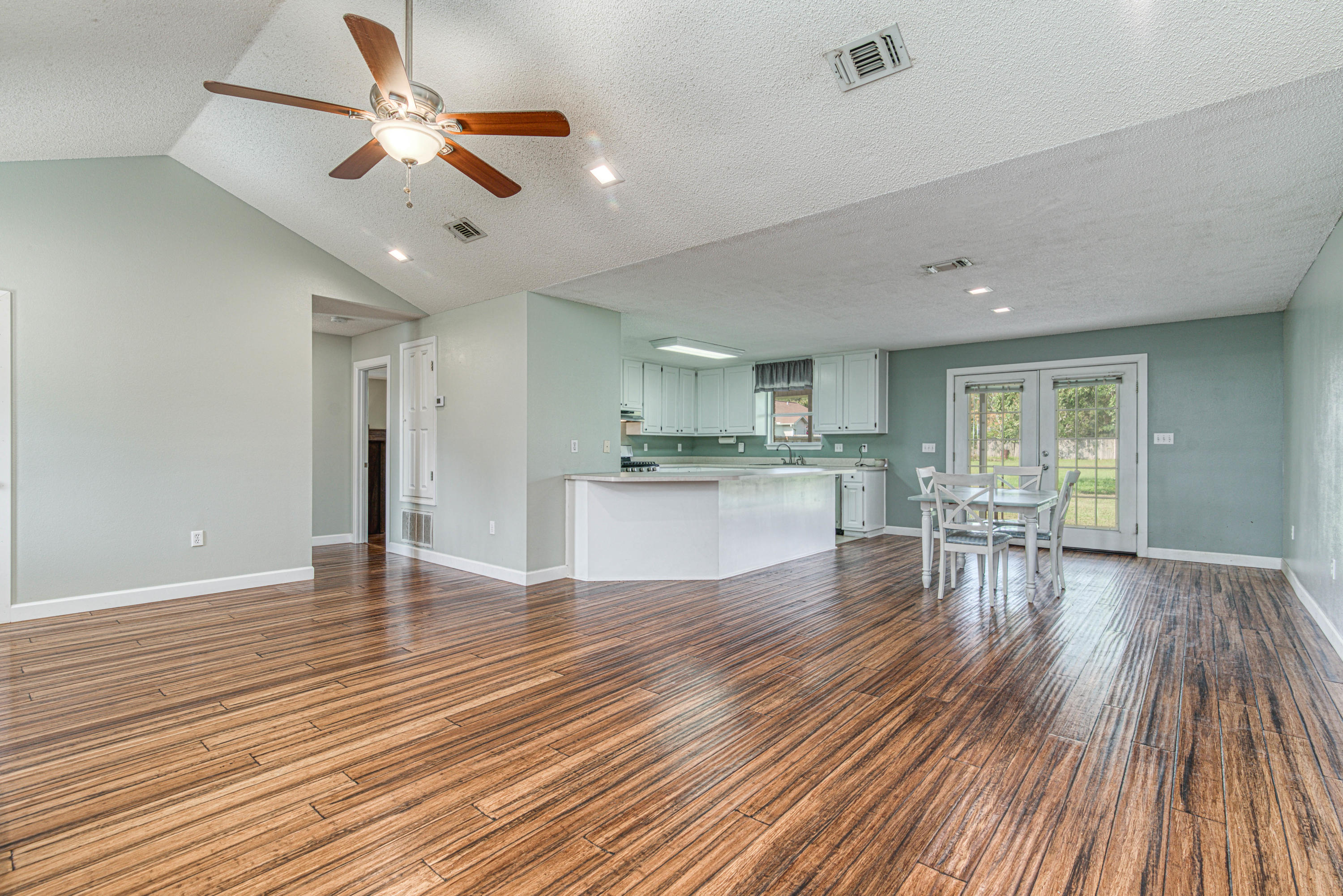 NAVARRE S/D 1ST ADDN - Residential
