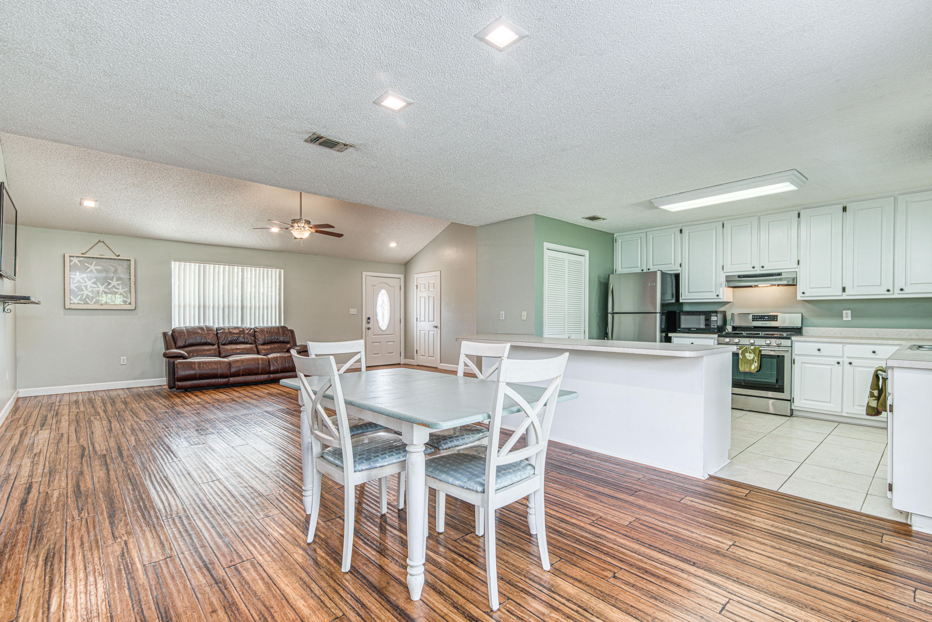 NAVARRE S/D 1ST ADDN - Residential