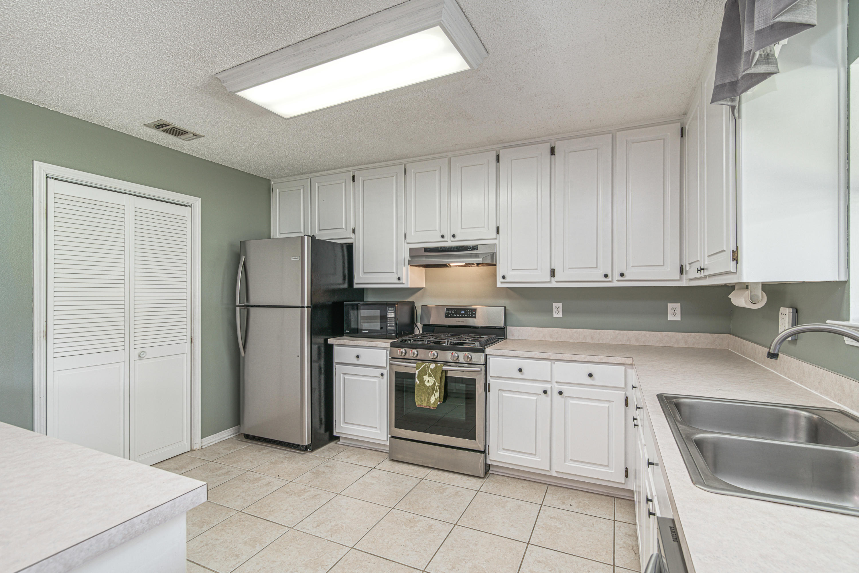 NAVARRE S/D 1ST ADDN - Residential