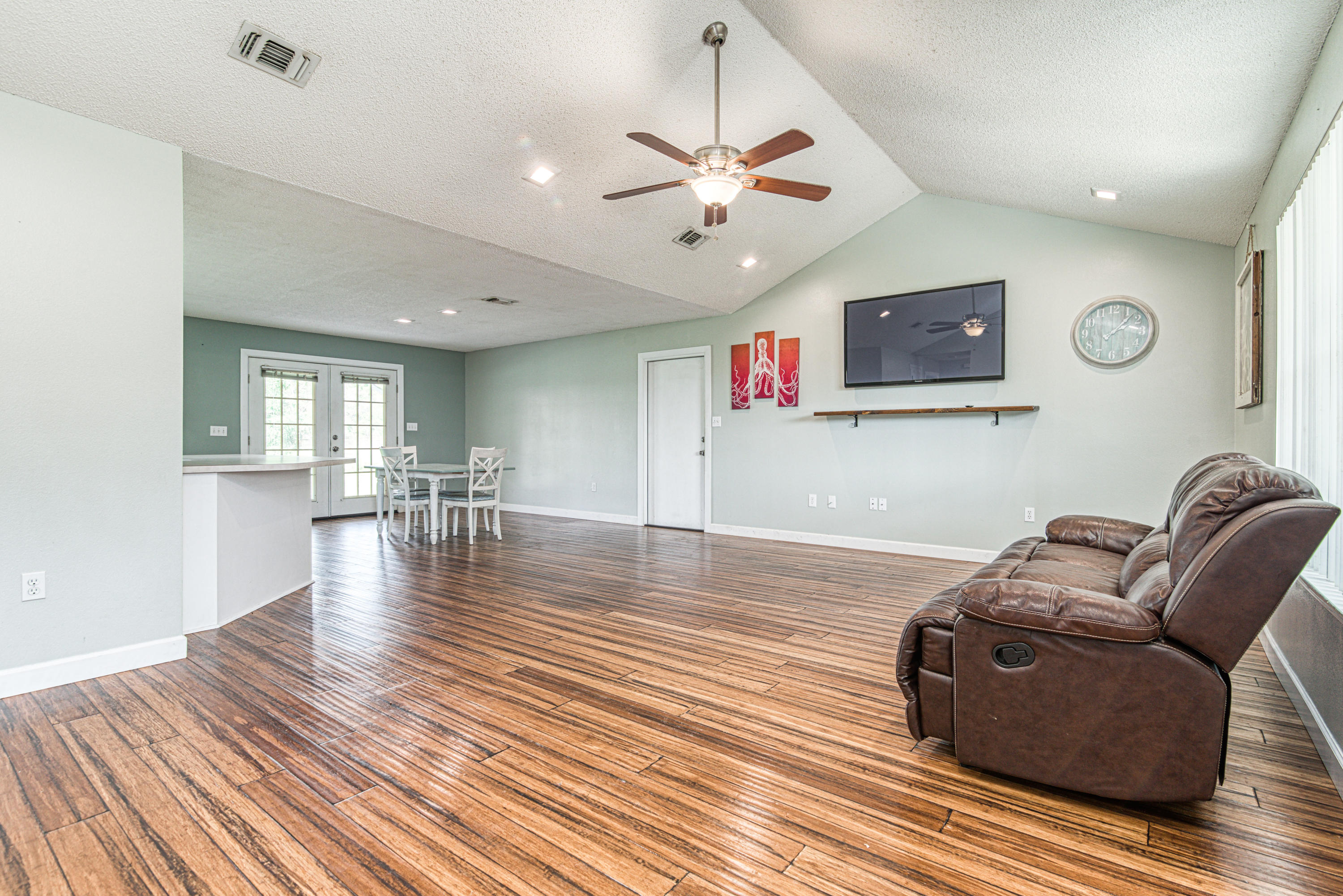 NAVARRE S/D 1ST ADDN - Residential
