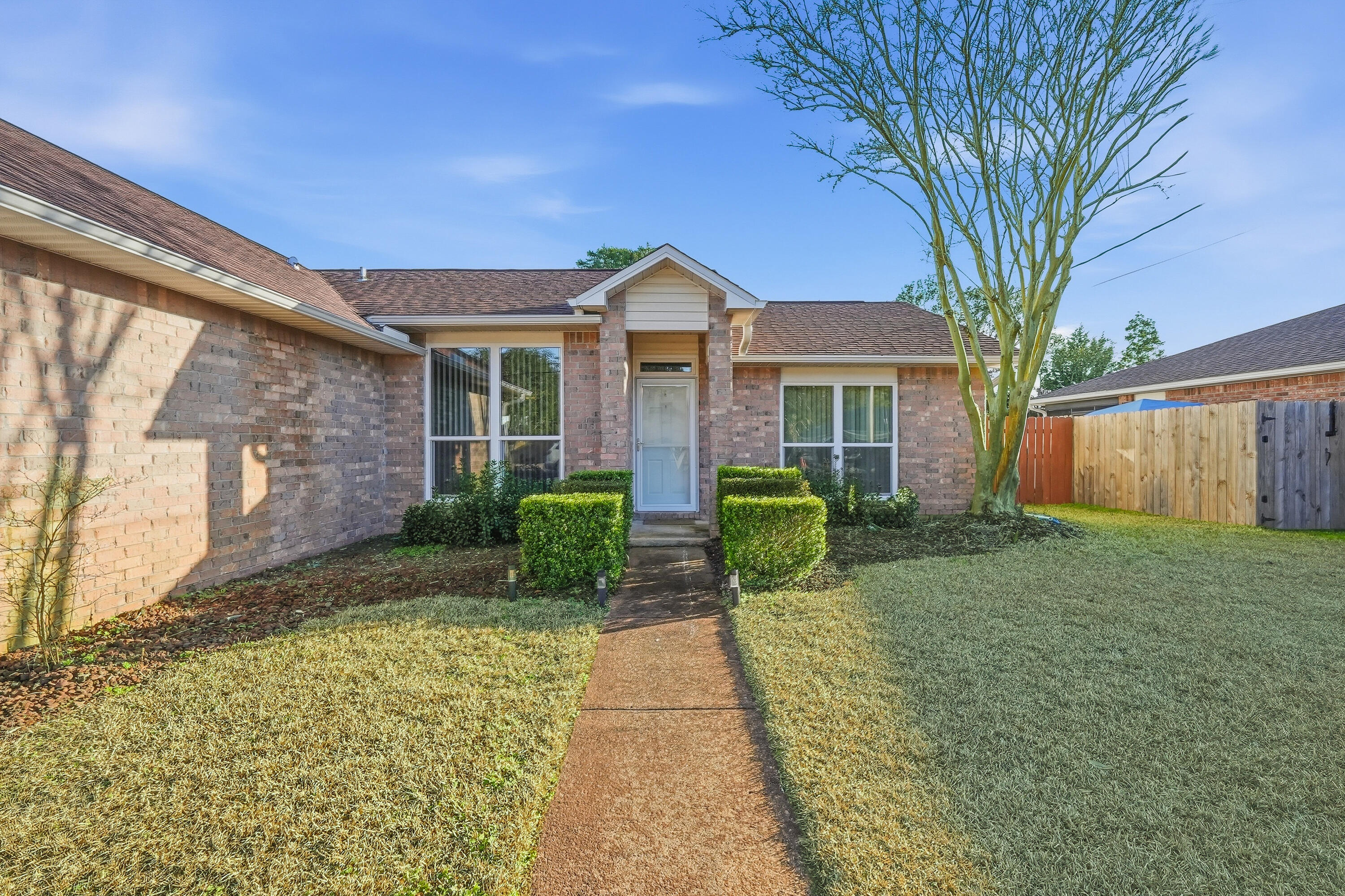 ROSS CROSSING - Residential