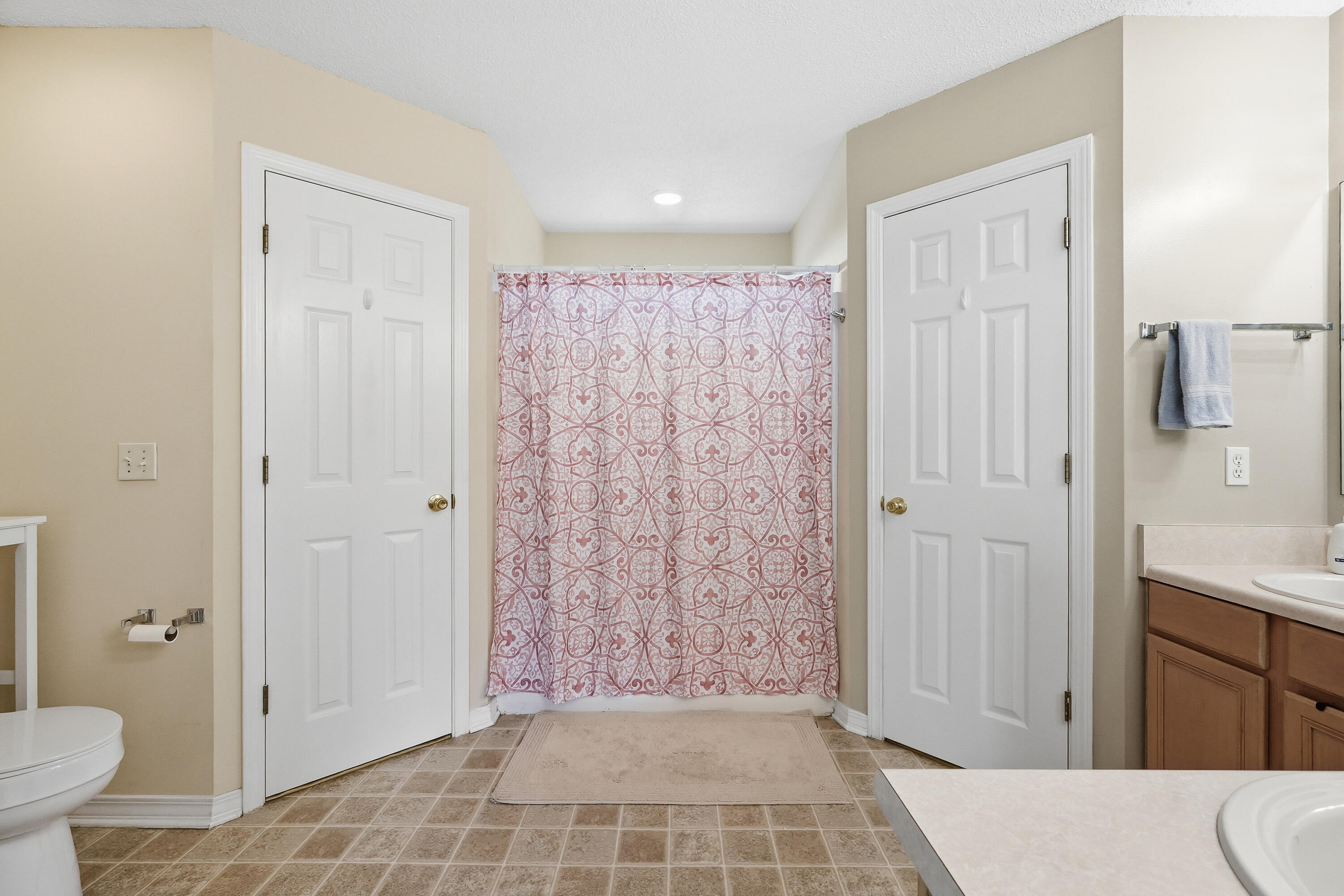 ROSS CROSSING - Residential