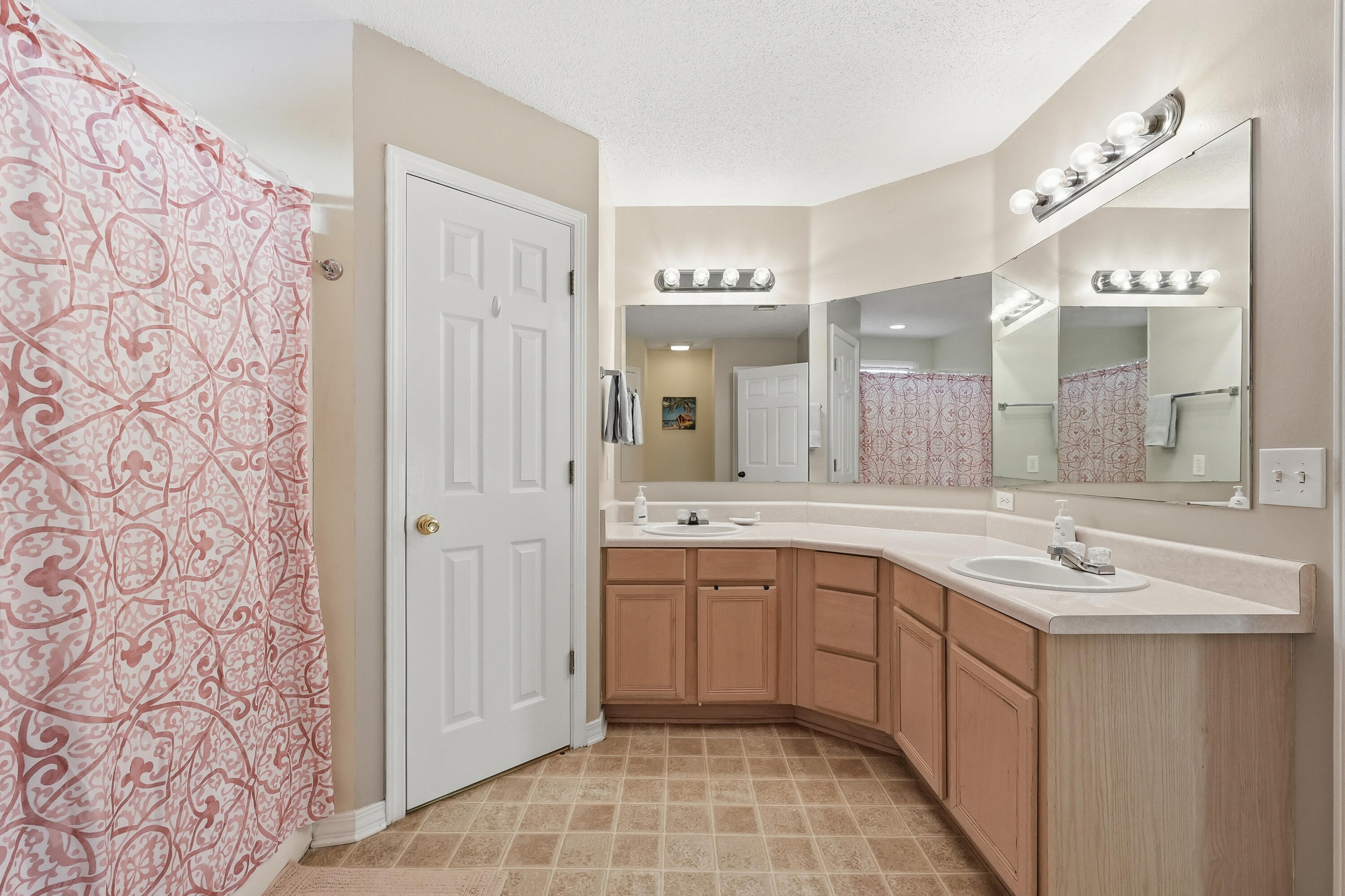 ROSS CROSSING - Residential