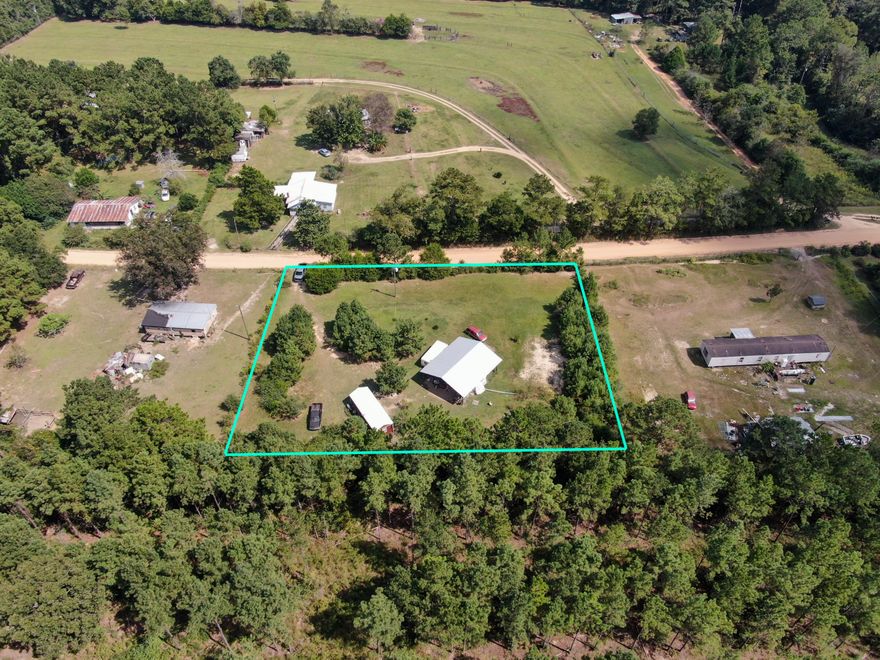 Beautiful country living on a 1acre lot in North Ponce de LeonW partially finished tiny home/shed 12' x 32'electric, new septic tank and well on propertyAlso included: large pole barn 30' x 36'Call for a showing NOW!