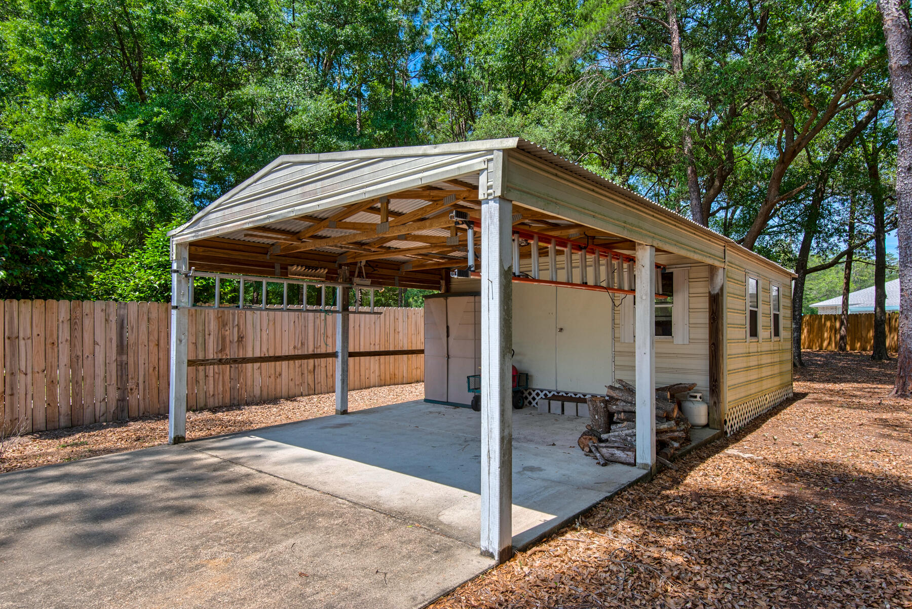 ROCKY BAYOU COUNTRY CLUB ESTATES 8 - Residential