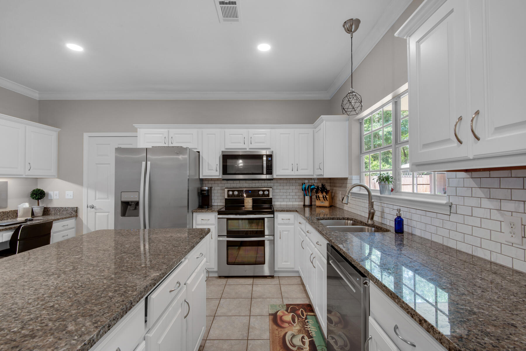 ROCKY BAYOU COUNTRY CLUB ESTATES 8 - Residential