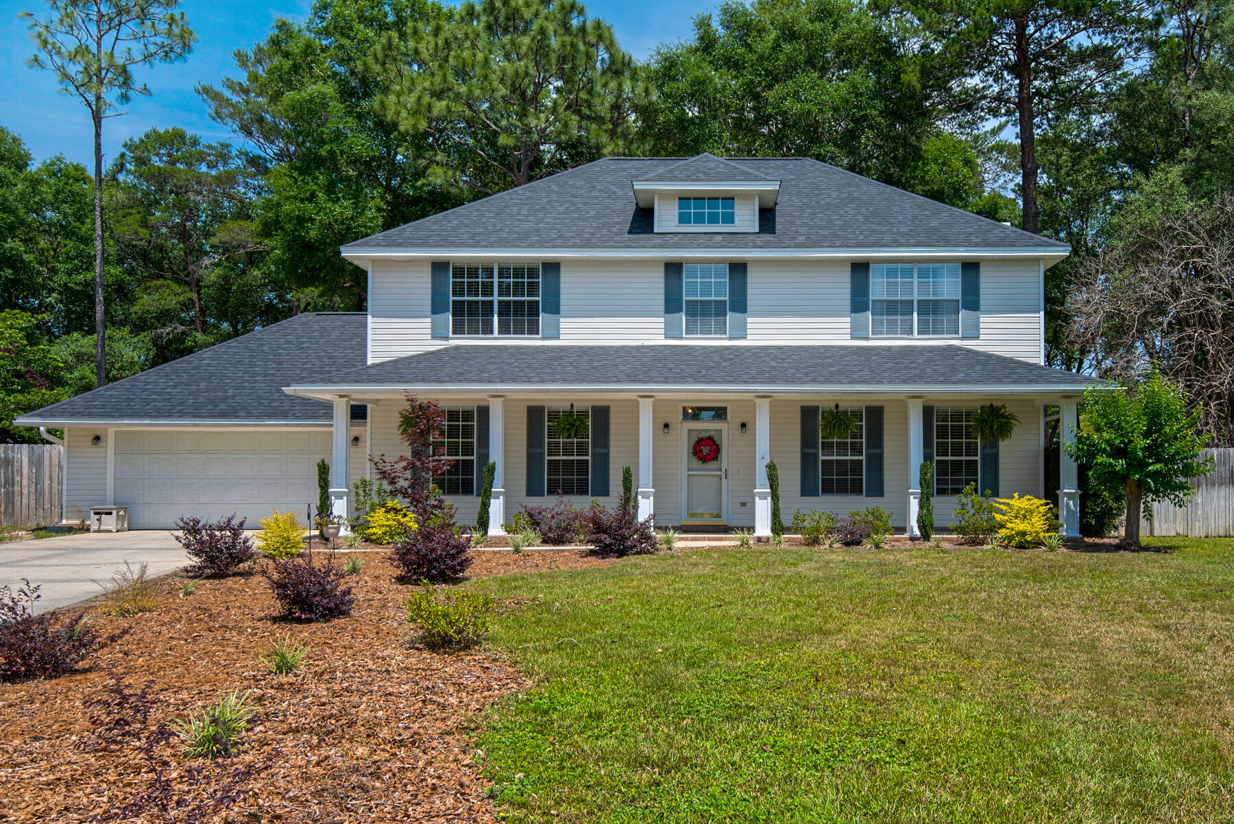 This one will check every item on your list. Location - highly desired Rocky Bayou Country Club Estates cul-de-sac home. Room for the whole family - 4 bedrooms, 2.5 baths, remodeled kitchen, extra living spaces, huge screened porch, extra large, low-maintenance back-yard (perfect for a pool). Storage and livability - 16x16 Storage Shed with carport, RV pad all inside the fully-fenced backyard for extra privacy. 2021 roof, 2019 water heater, 2018 (2) HVAC units.Stop in and take a look at this beautiful home today!