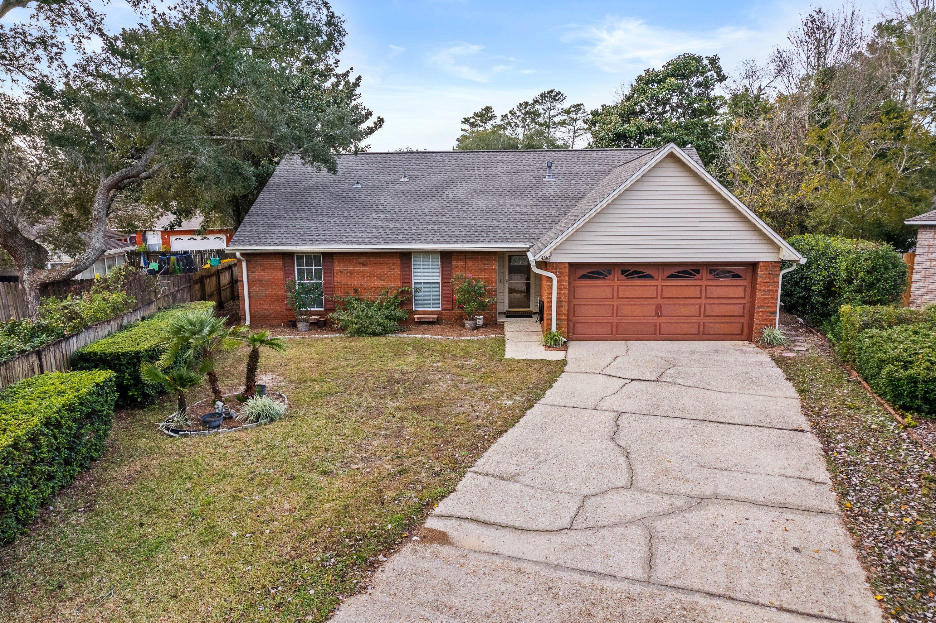 PARKWOOD COURT AT BLUEWATER BAY - Residential