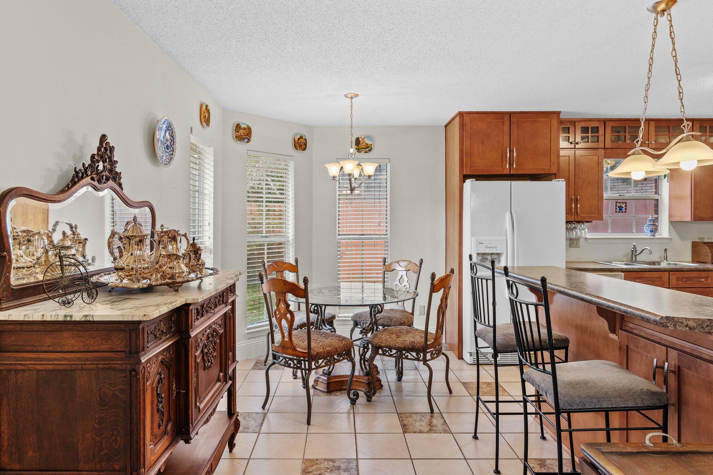 PARKWOOD COURT AT BLUEWATER BAY - Residential