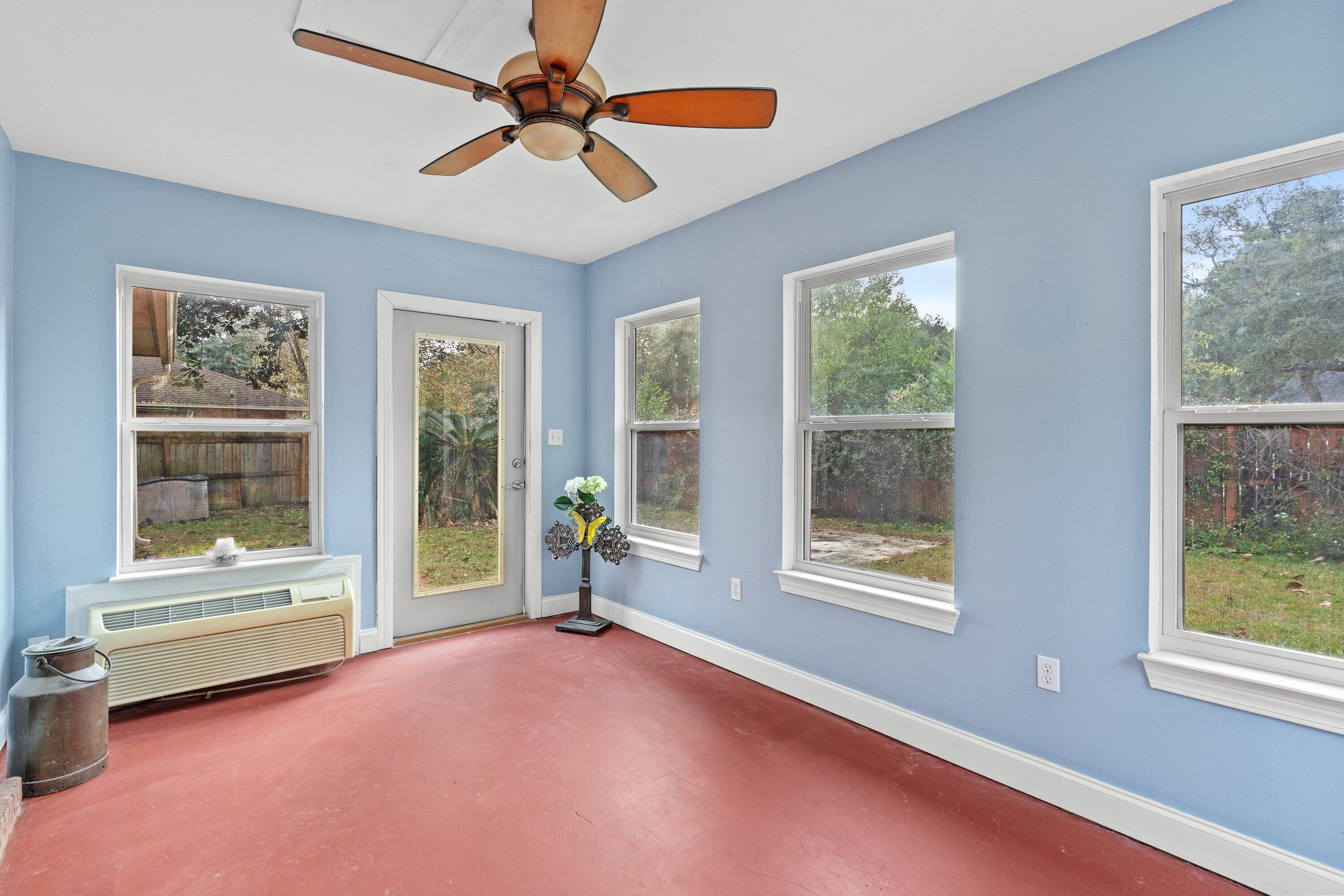 PARKWOOD COURT AT BLUEWATER BAY - Residential