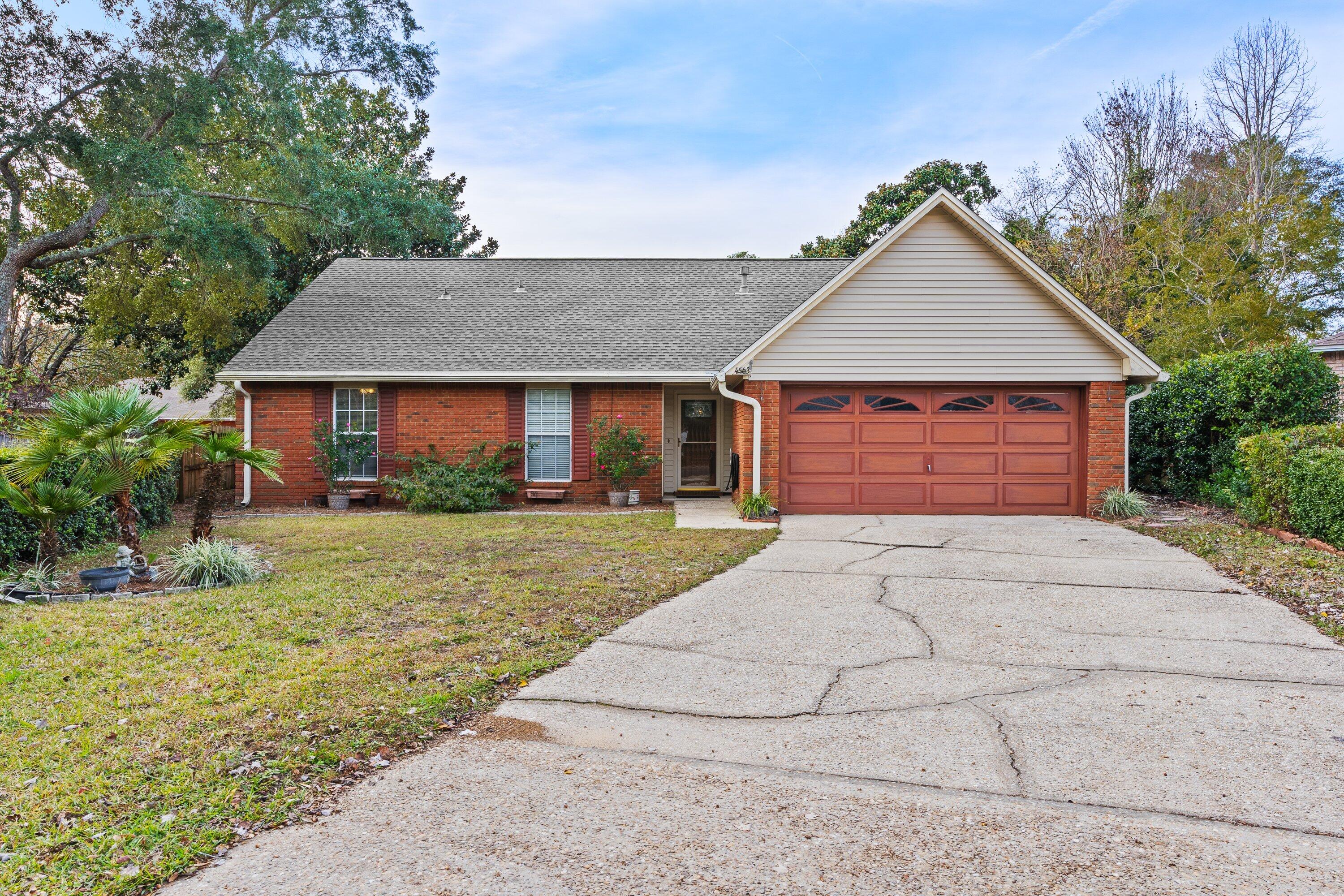 PARKWOOD COURT AT BLUEWATER BAY - Residential