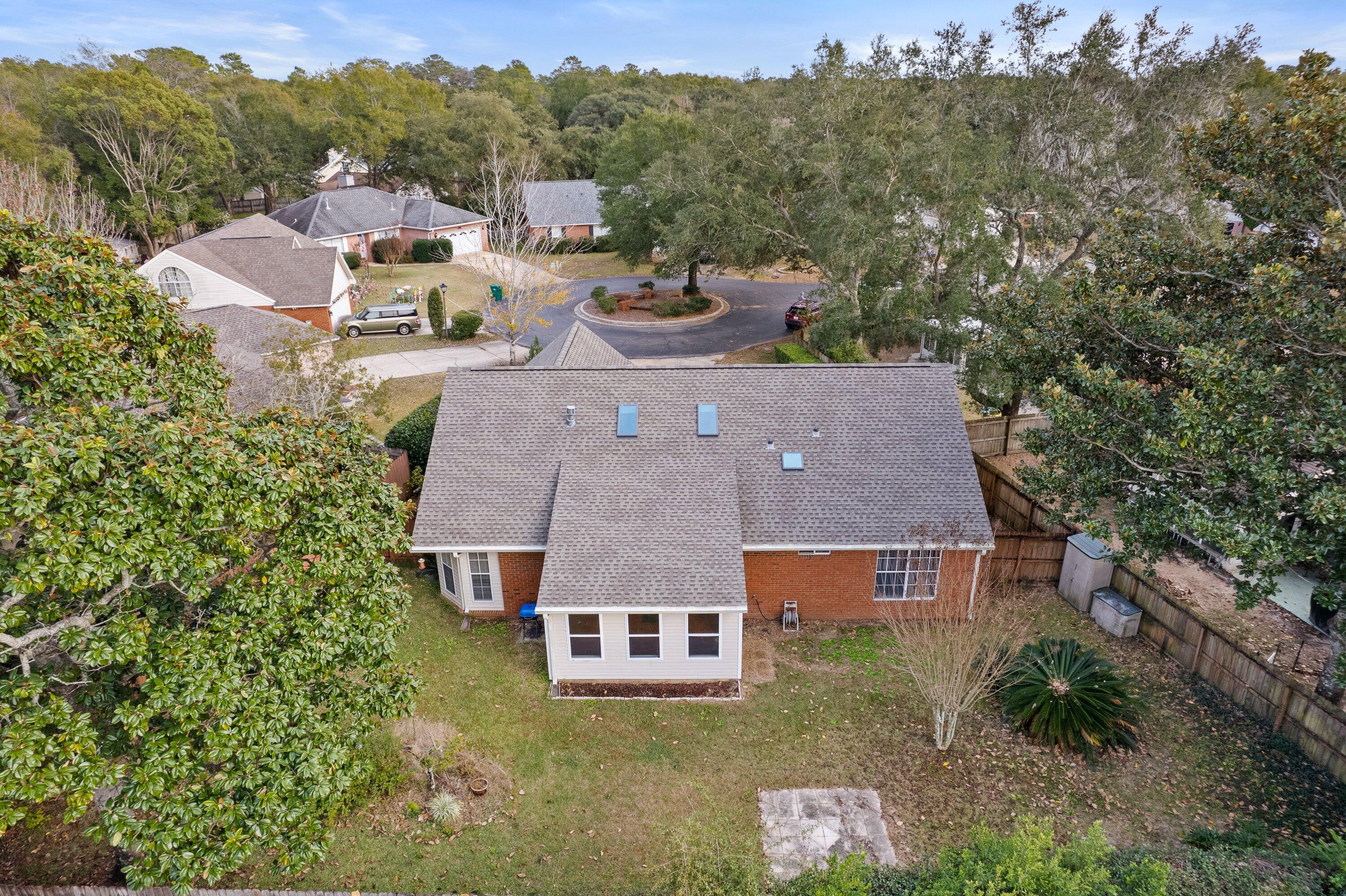 PARKWOOD COURT AT BLUEWATER BAY - Residential