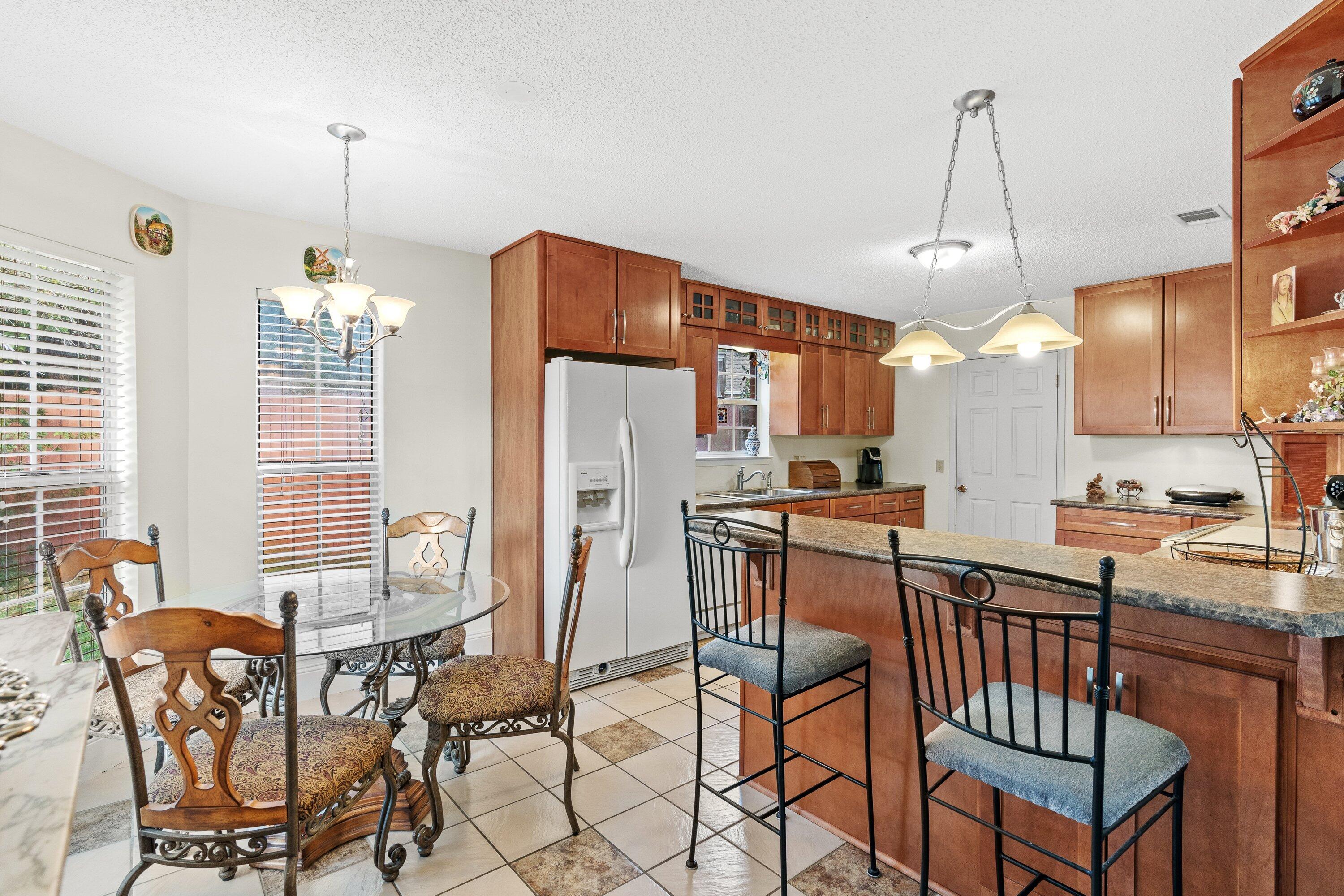 PARKWOOD COURT AT BLUEWATER BAY - Residential