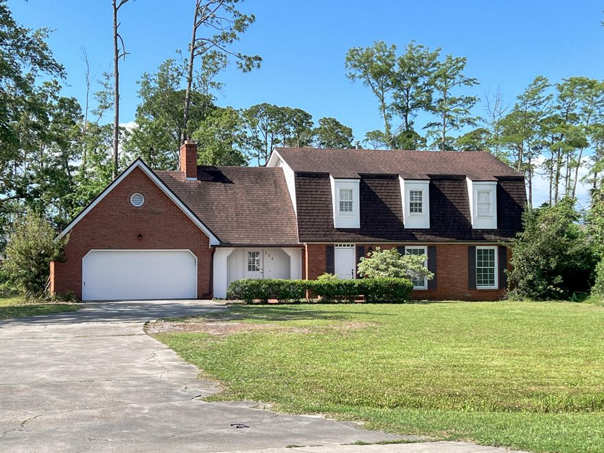 LOCATION, LOCATION....This offering is an updated spacious family home one block from Gulf of Mexico and minutes to Floridas award winning beaches and fishing. Enjoy the amenities of the Port St Joe community and its proximity to Cape San Blas and Historic Apalachicola. Renovations and upgrades completed in 2019 include new high end kitchen appliances/cabinets, new floors/carpet, sheetrock, electrical and insulation. Fireplace in family room, large back yard with room for expansion and a Pool Oasis. Enjoy coastal living at its best, act NOW? NO HOA.