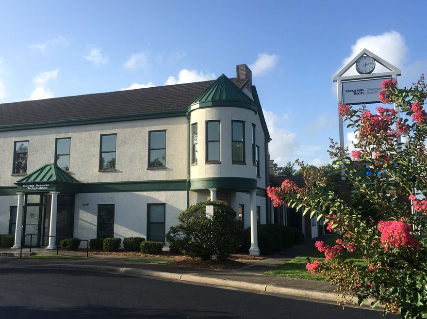 1,000 sf of professional office space with up to 2,650 SF available. Private entry with reception area, copy area, coffee bar and three private offices. This plaza is just minutes from the Okaloosa County Tax Collectors office and easily accessed from Eglin Parkway. Marque space included.