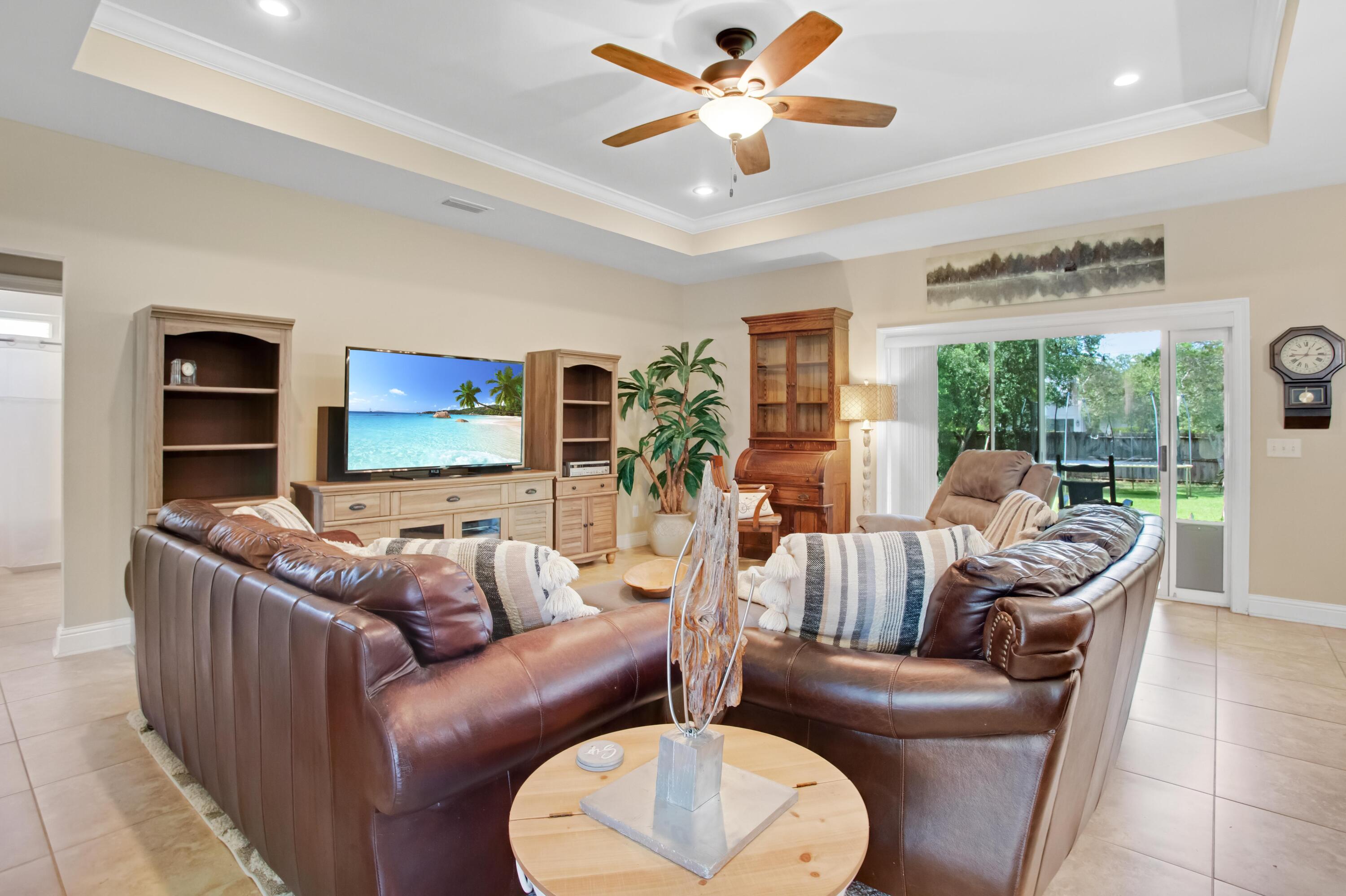 PELICAN BAY S/D - Residential