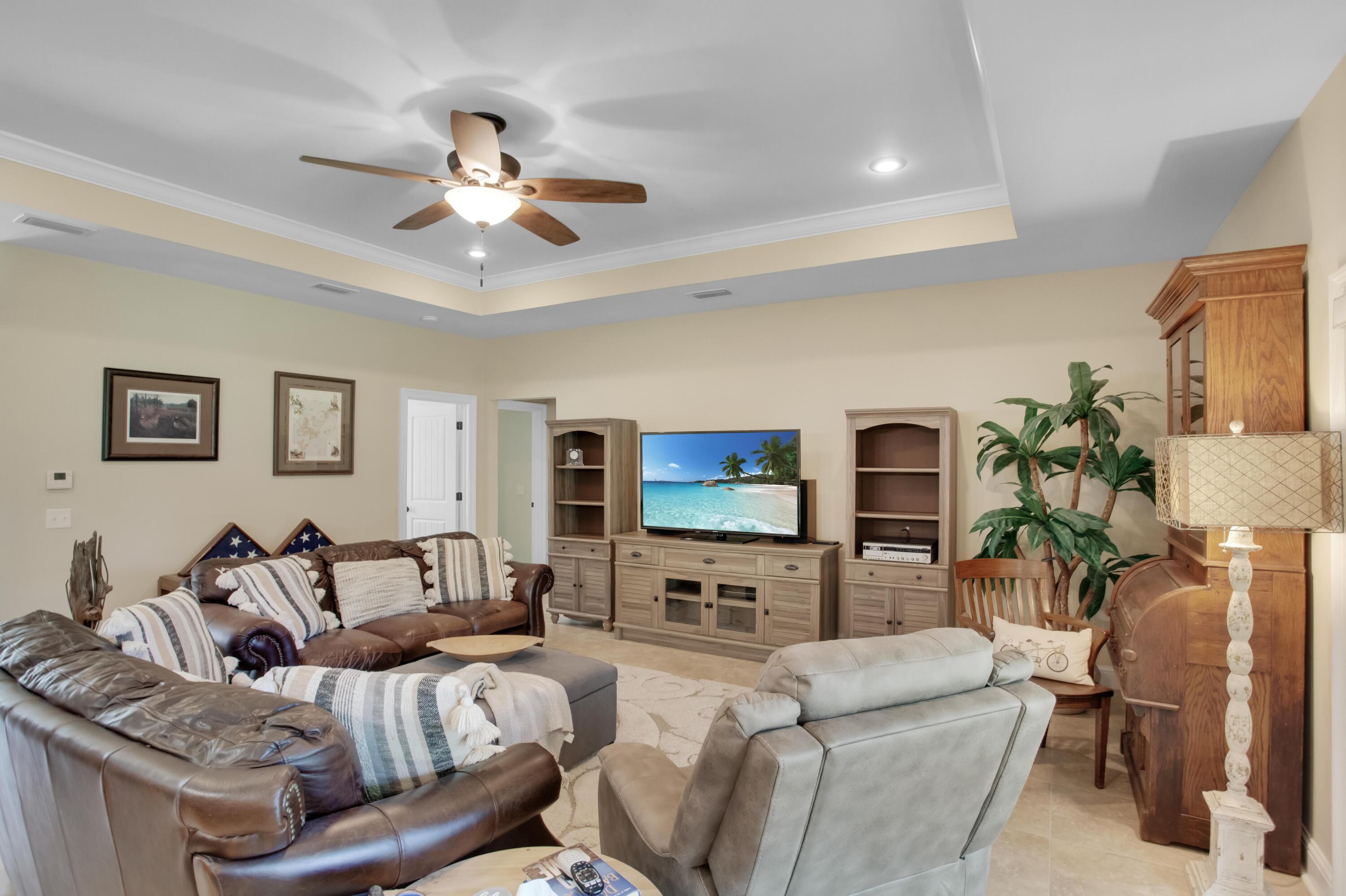 PELICAN BAY S/D - Residential