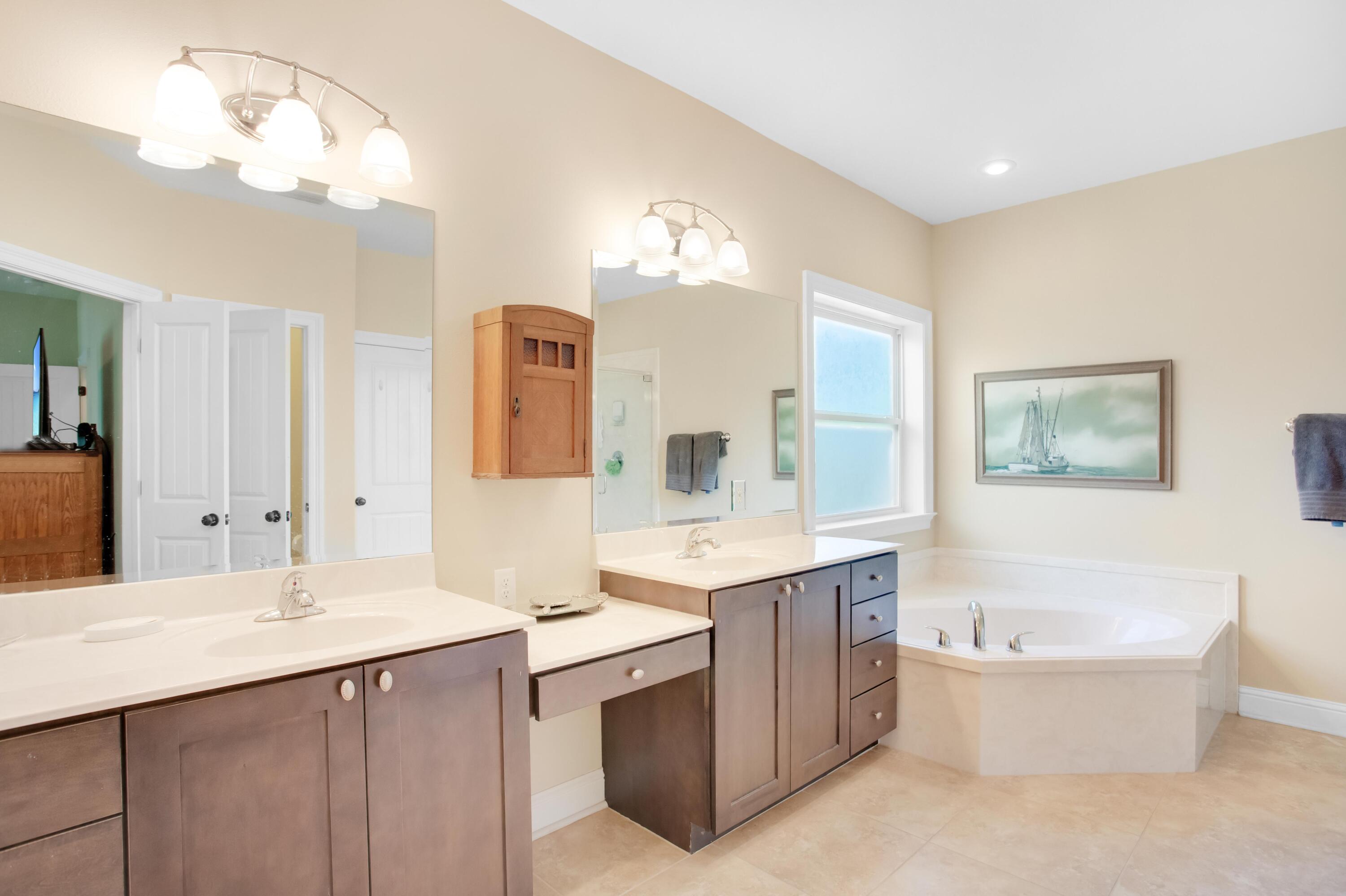 PELICAN BAY S/D - Residential