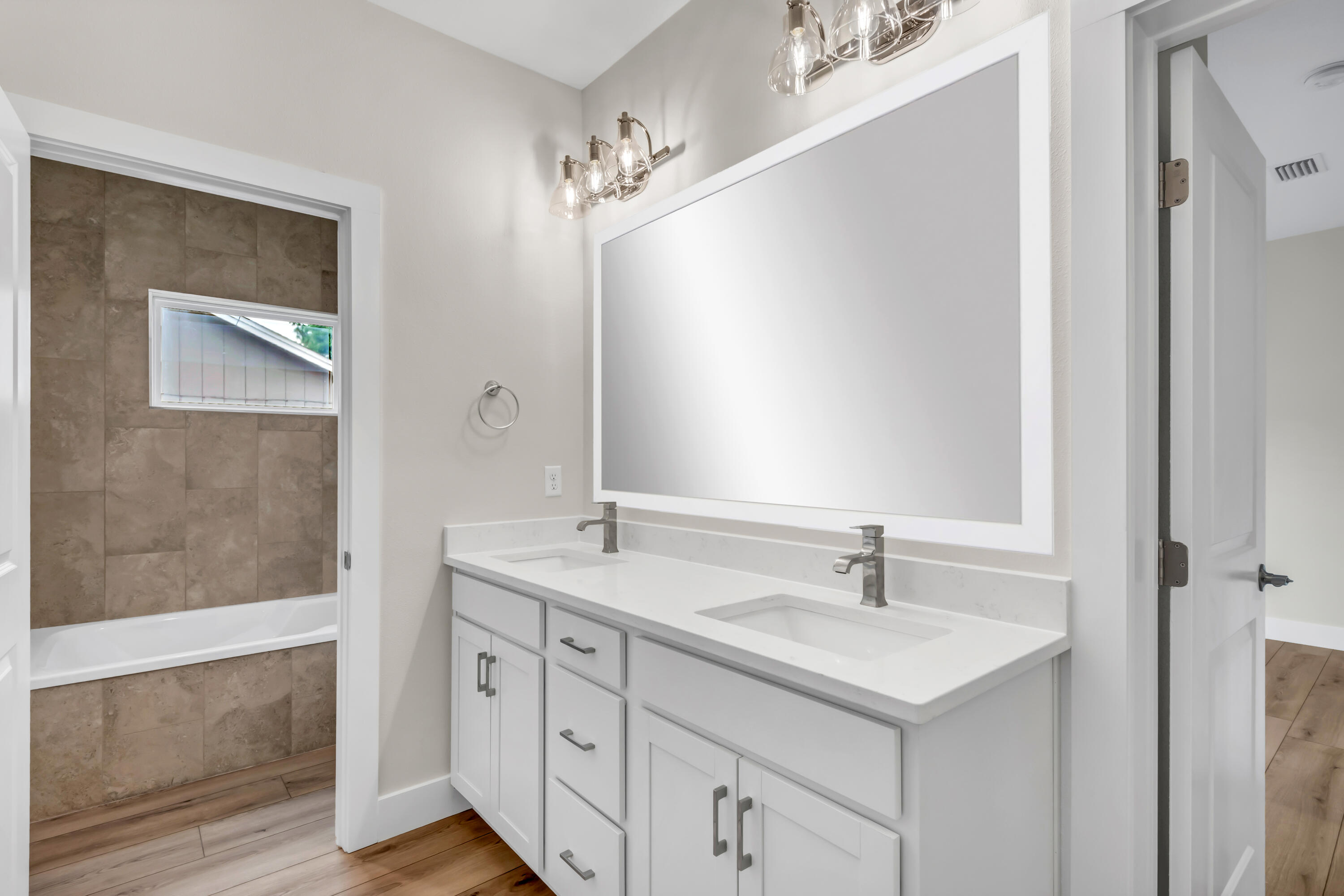 OAKLAND ADD AMENDED MAP LOT 16 BLK 24 - Residential