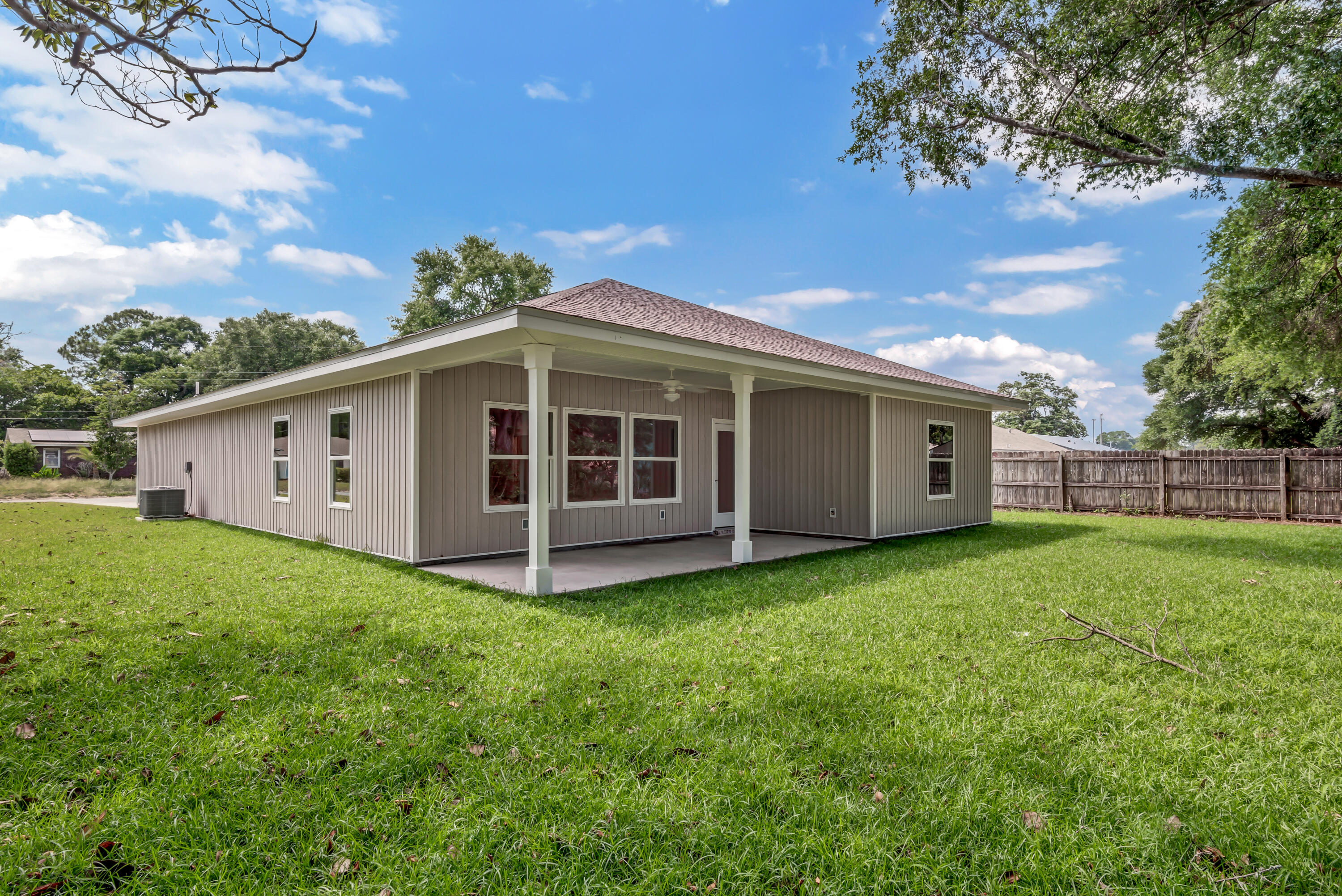 OAKLAND ADD AMENDED MAP LOT 16 BLK 24 - Residential